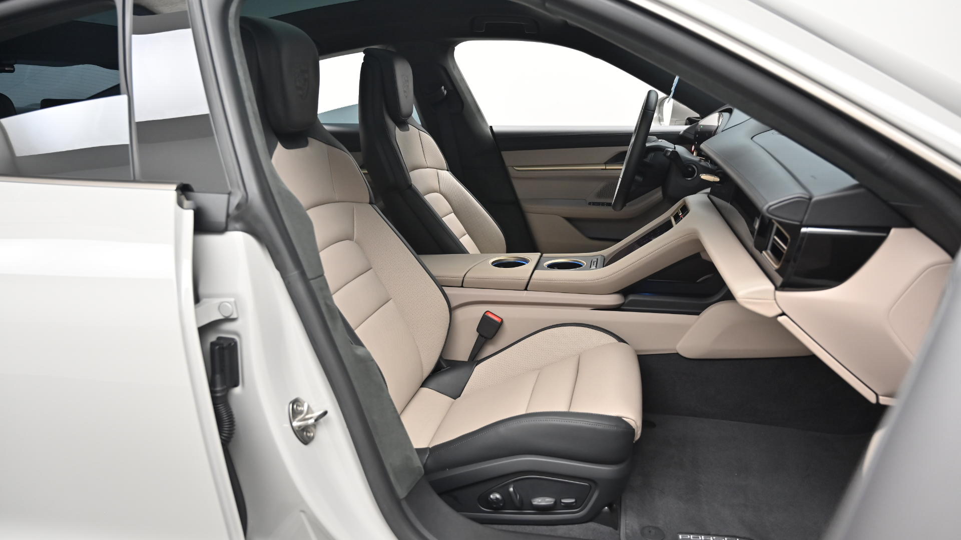 Porsche Taycan — miniaturë 10