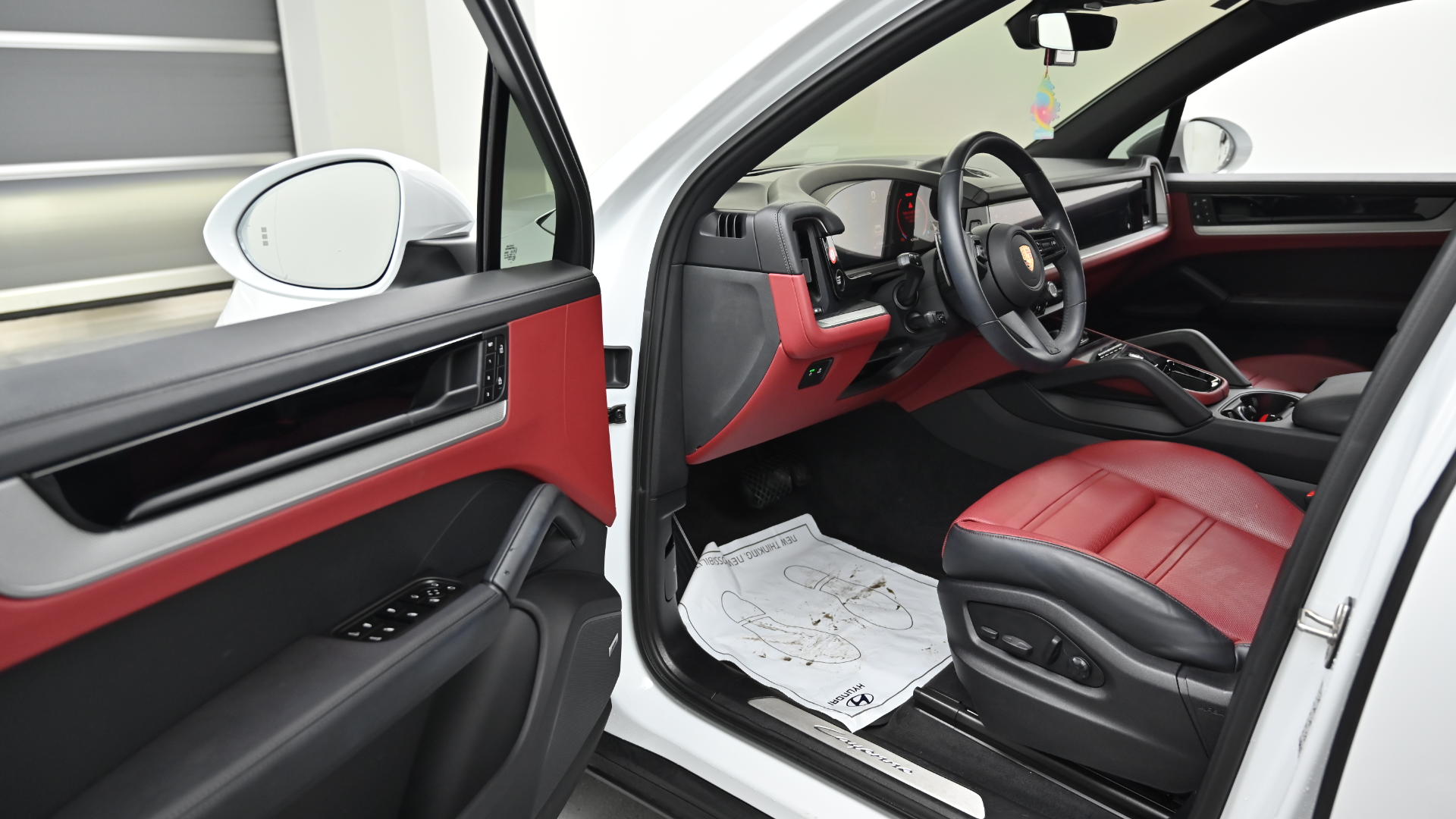 Porsche Cayenne — miniaturë 11