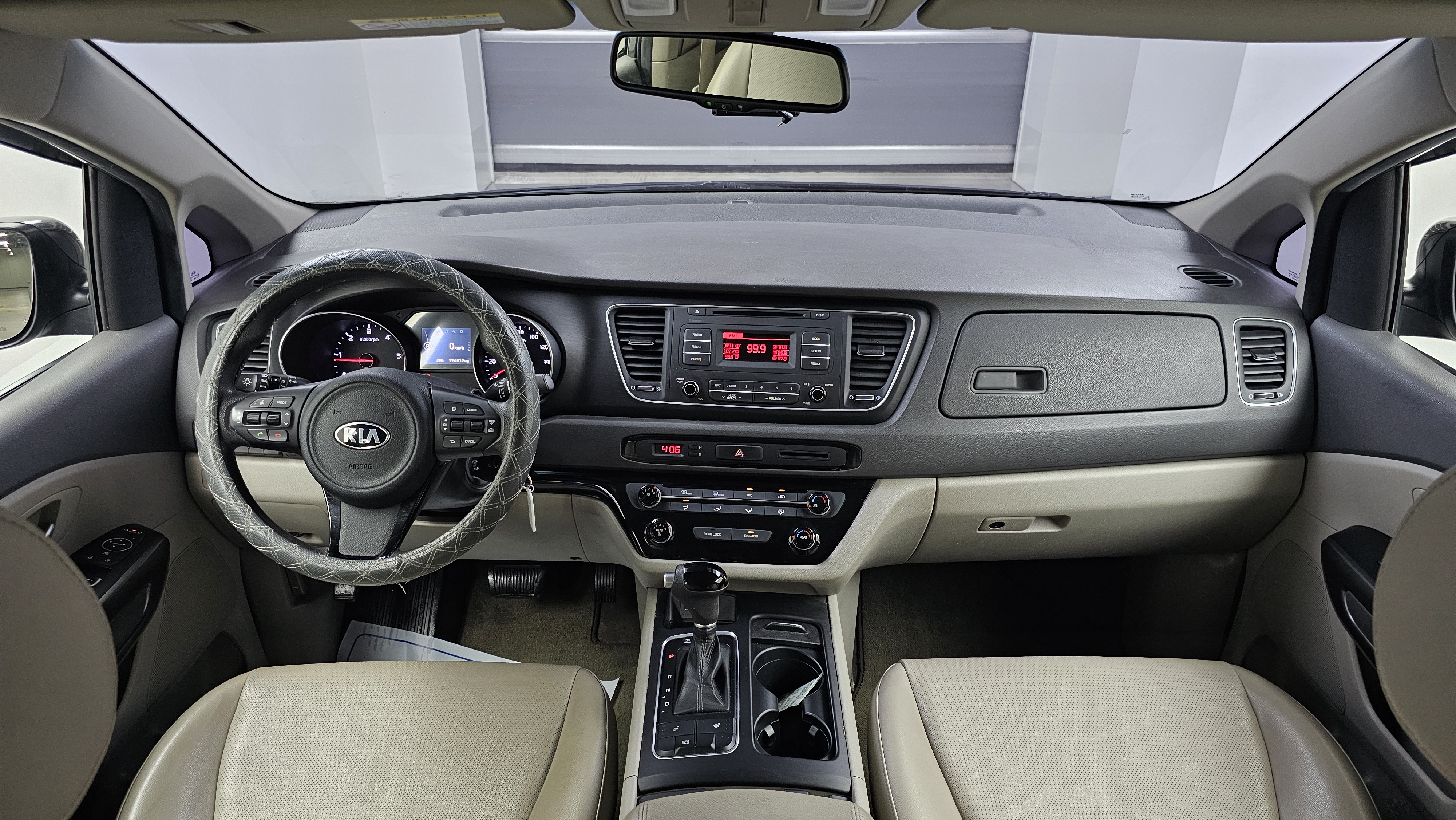 Kia Carnival — miniaturë 7