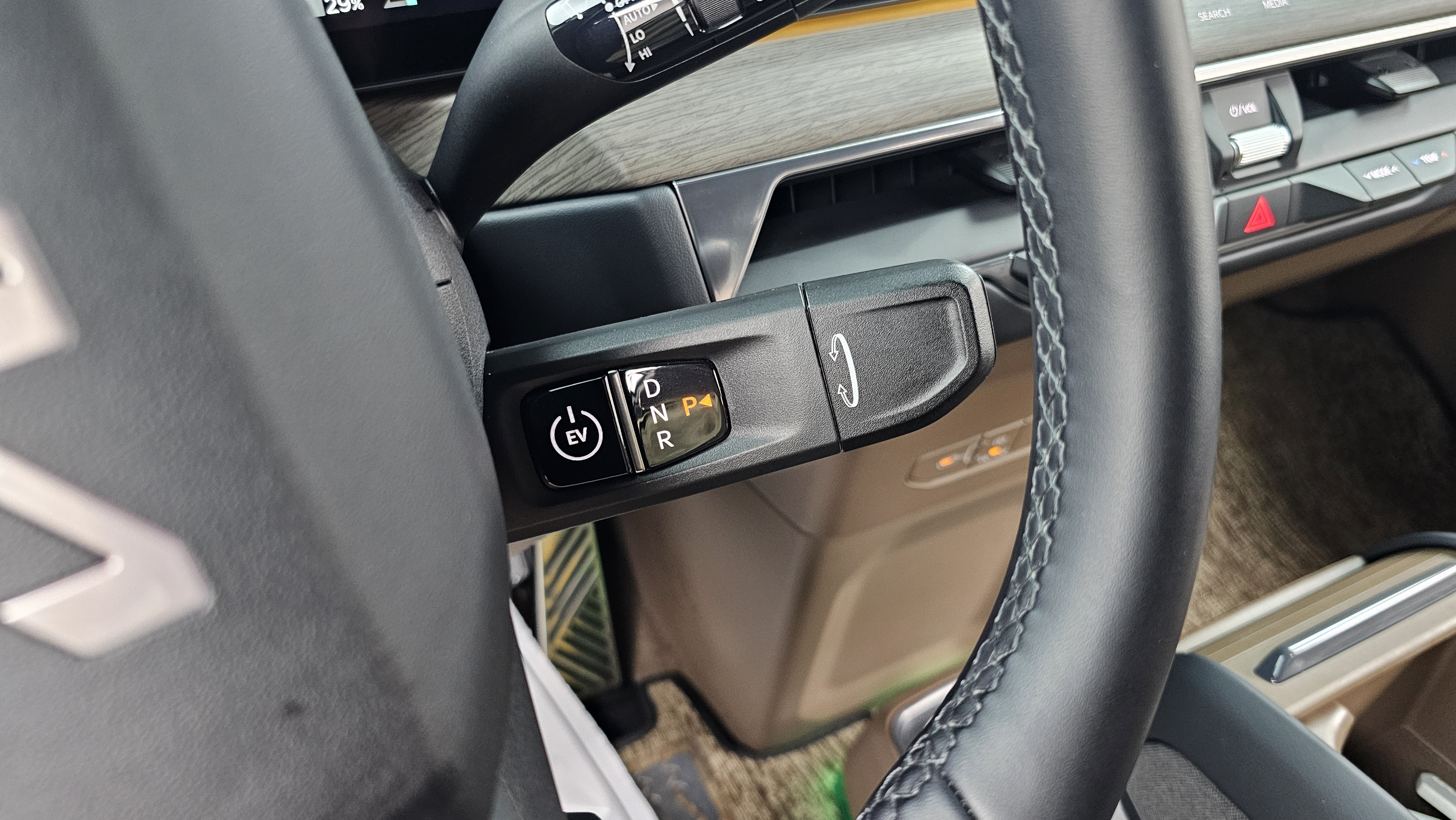 Kia EV9 99.8kWh 2WD Earth