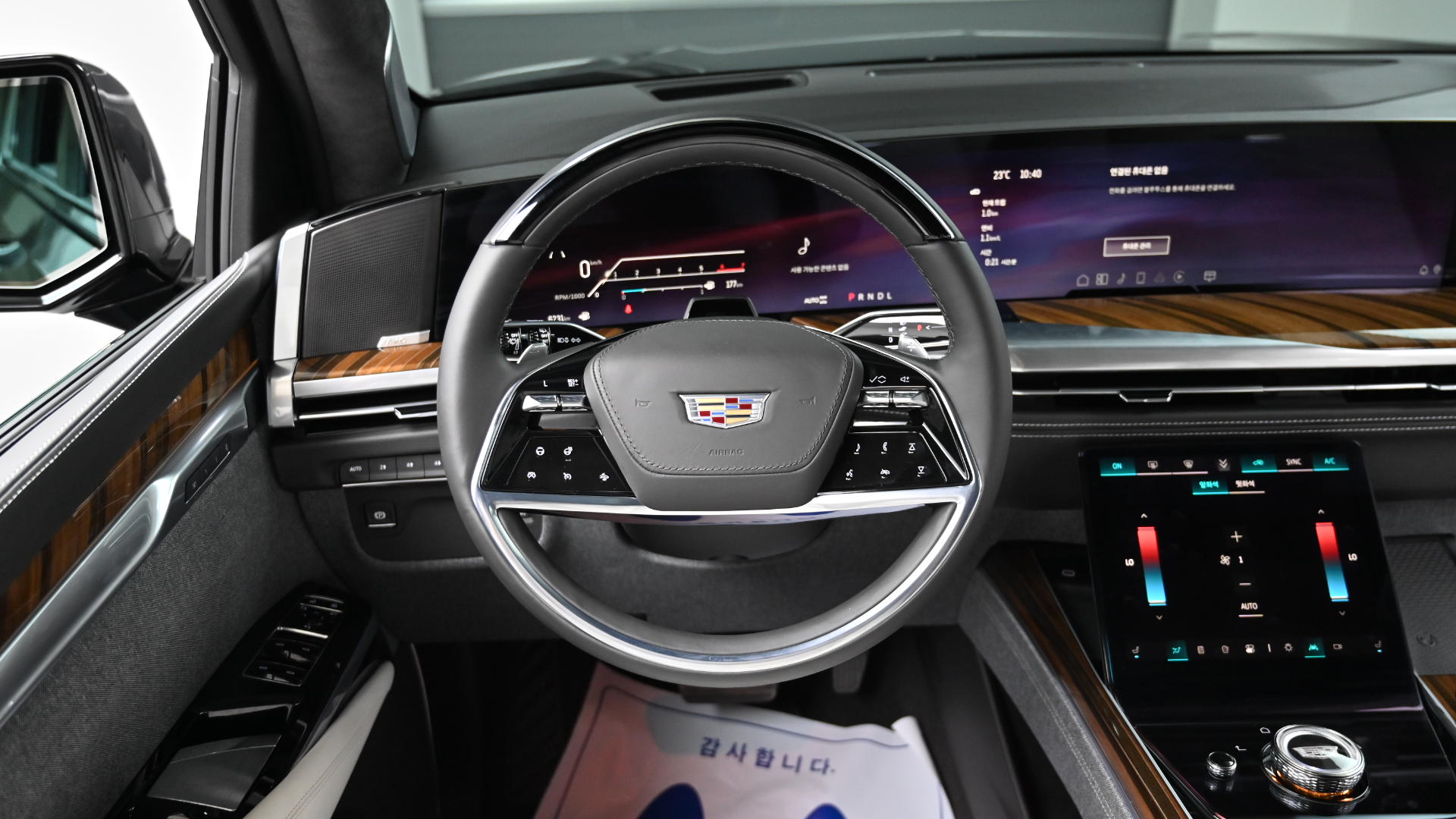 Cadillac Escalade — miniaturë 13