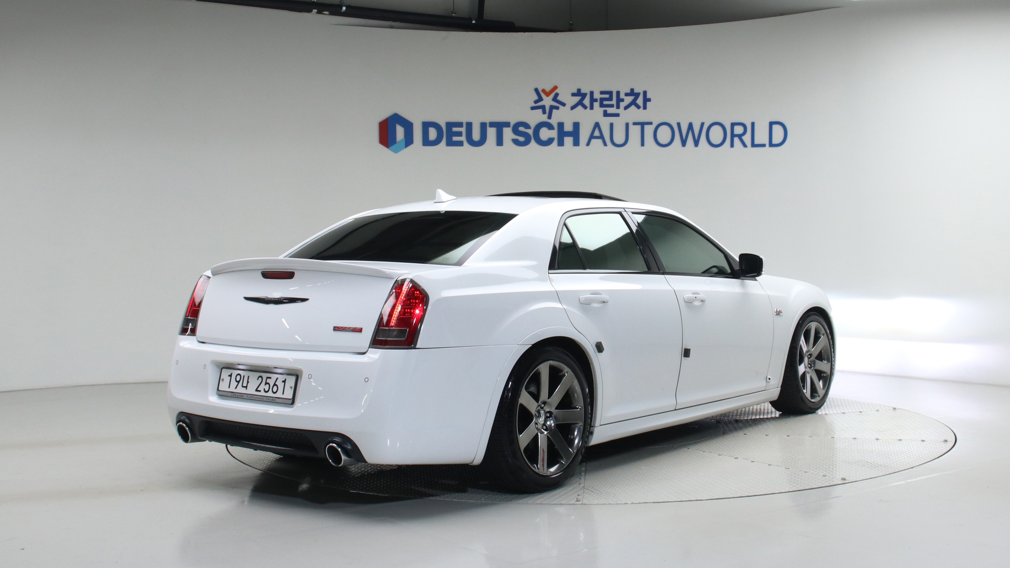 Chrysler 300C 2nd Generation 6.4 SRT8