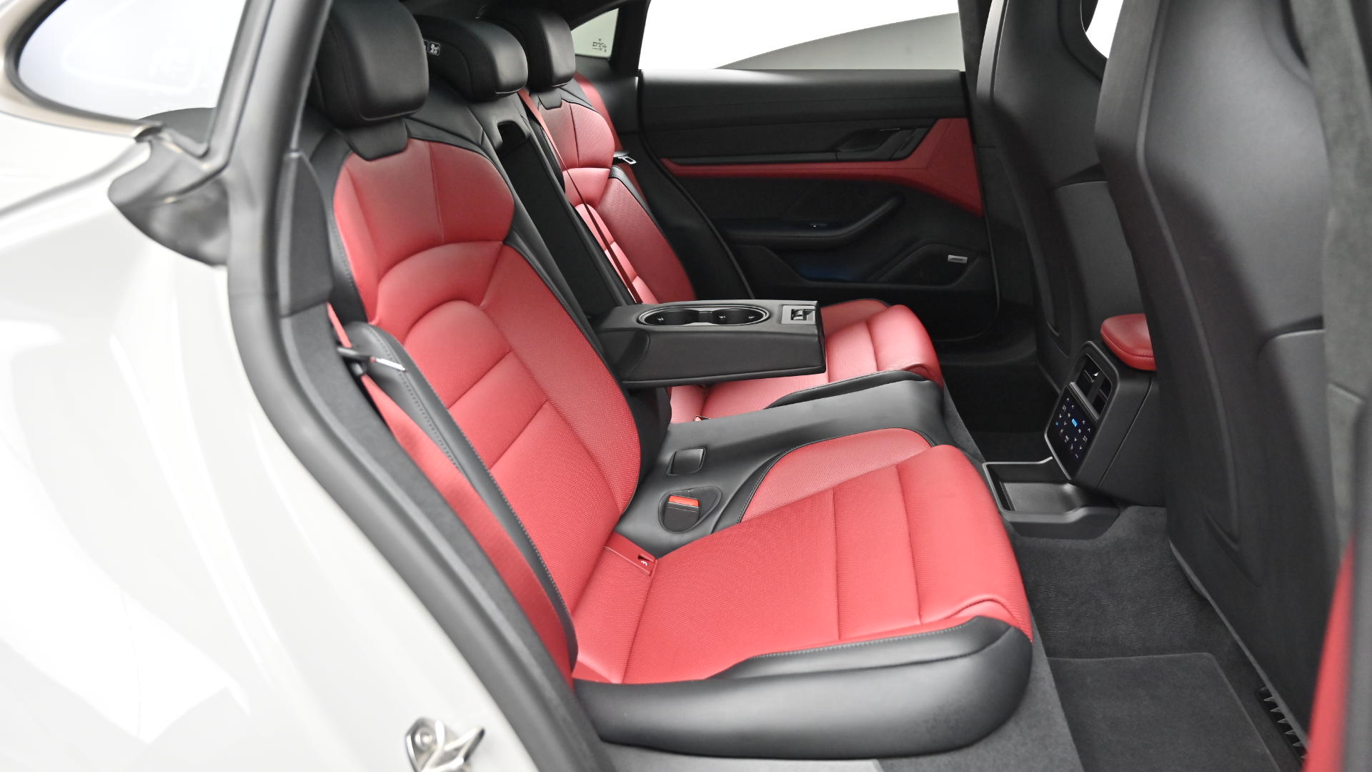 Porsche Taycan — miniaturë 12