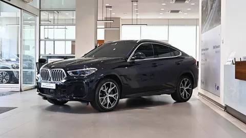 차량 이미지: BMW X6 (G06)