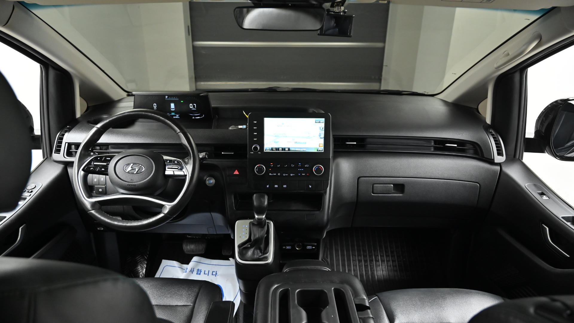 Hyundai Staria — miniaturë 7