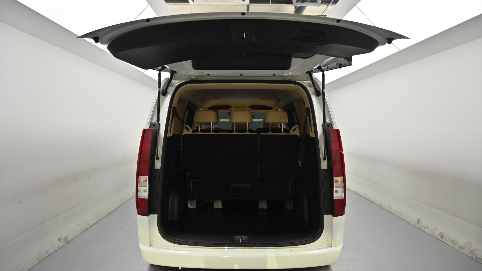Hyundai Staria — miniaturë 19