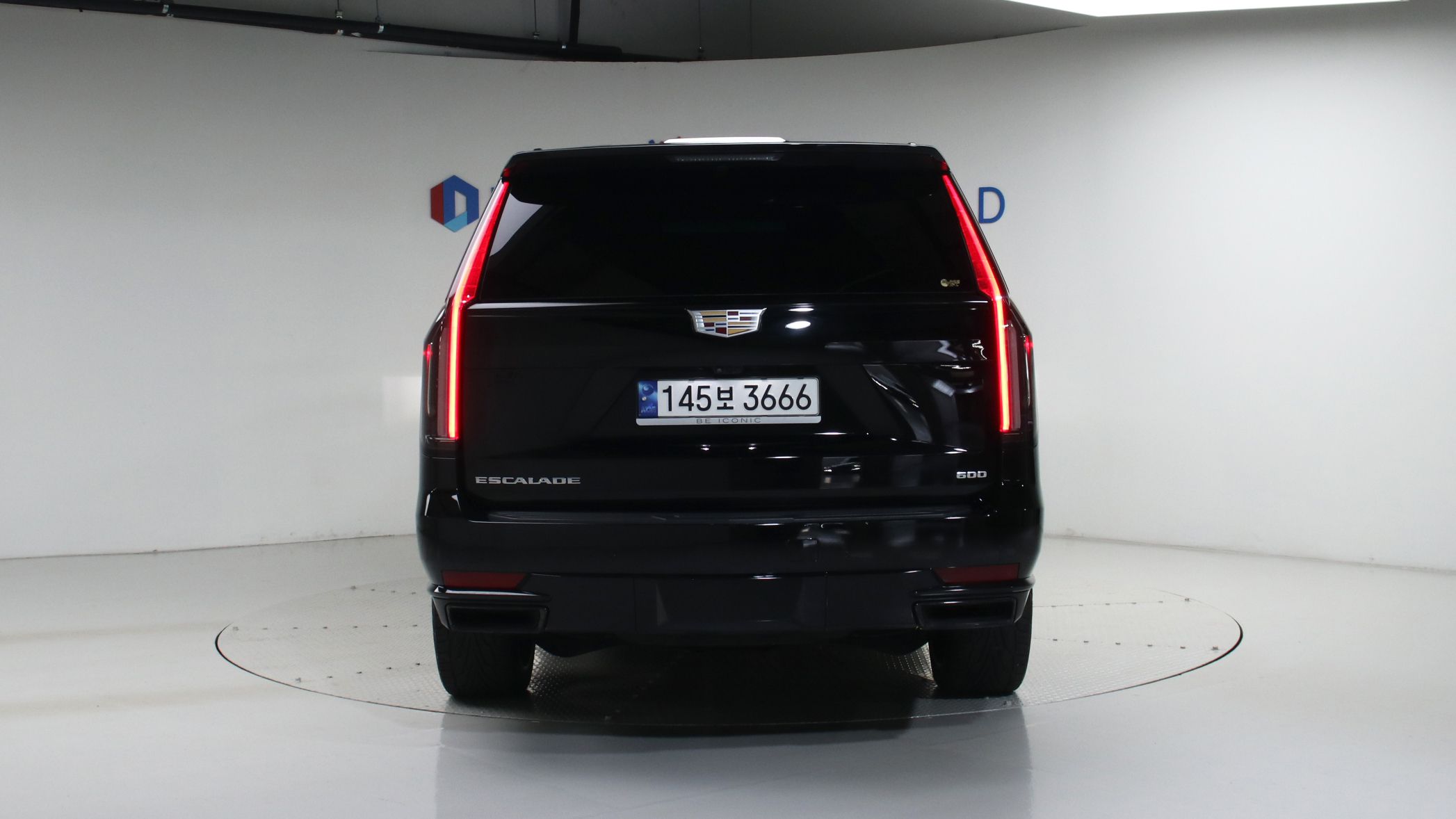 Cadillac Escalade — miniaturë 4