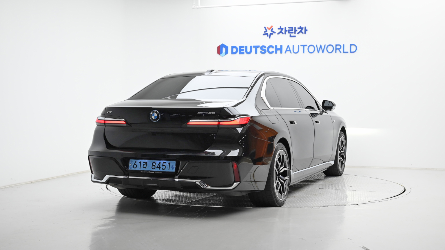 BMW i7 — miniaturë 2