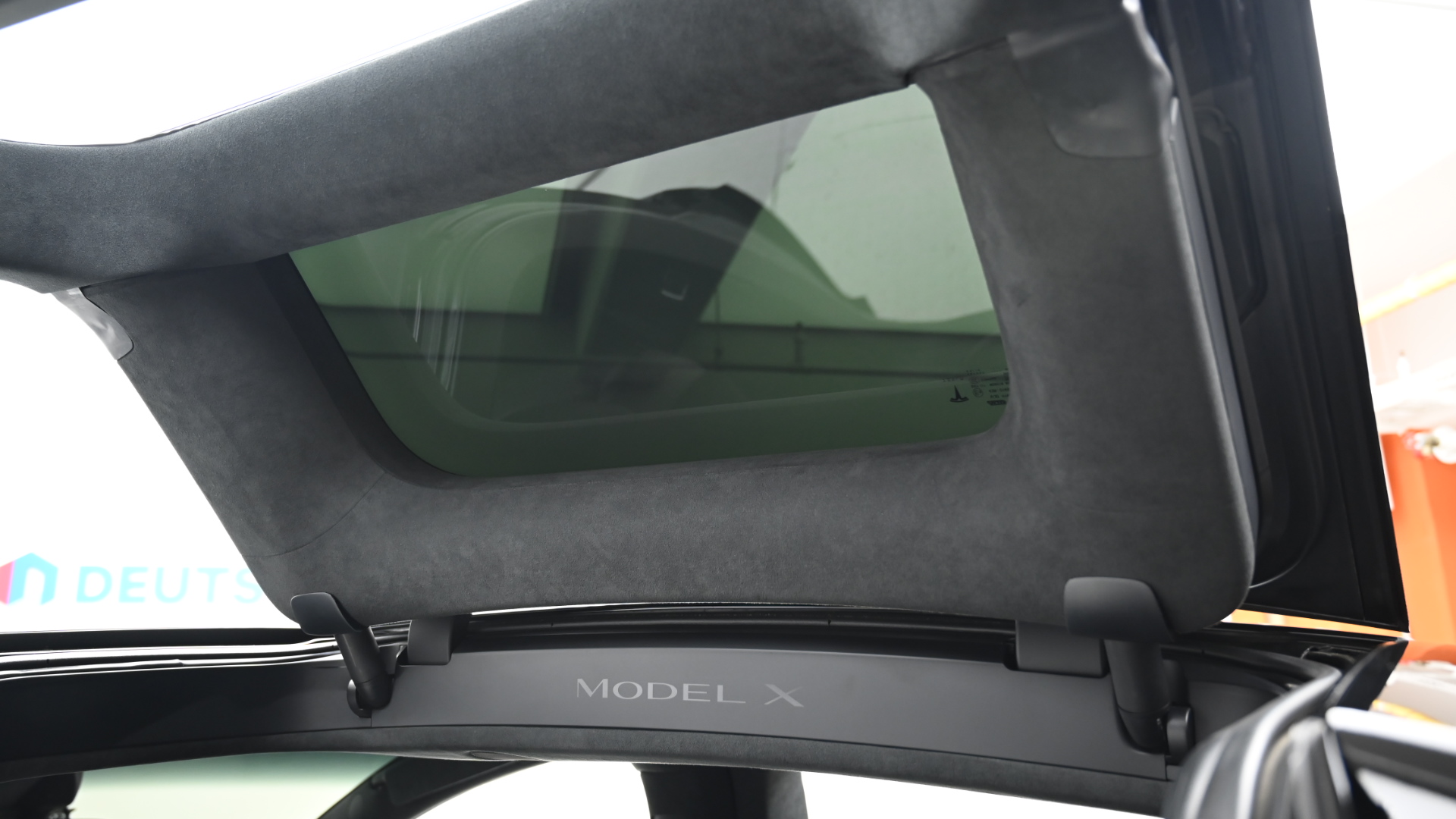 Tesla Model X — miniaturë 12