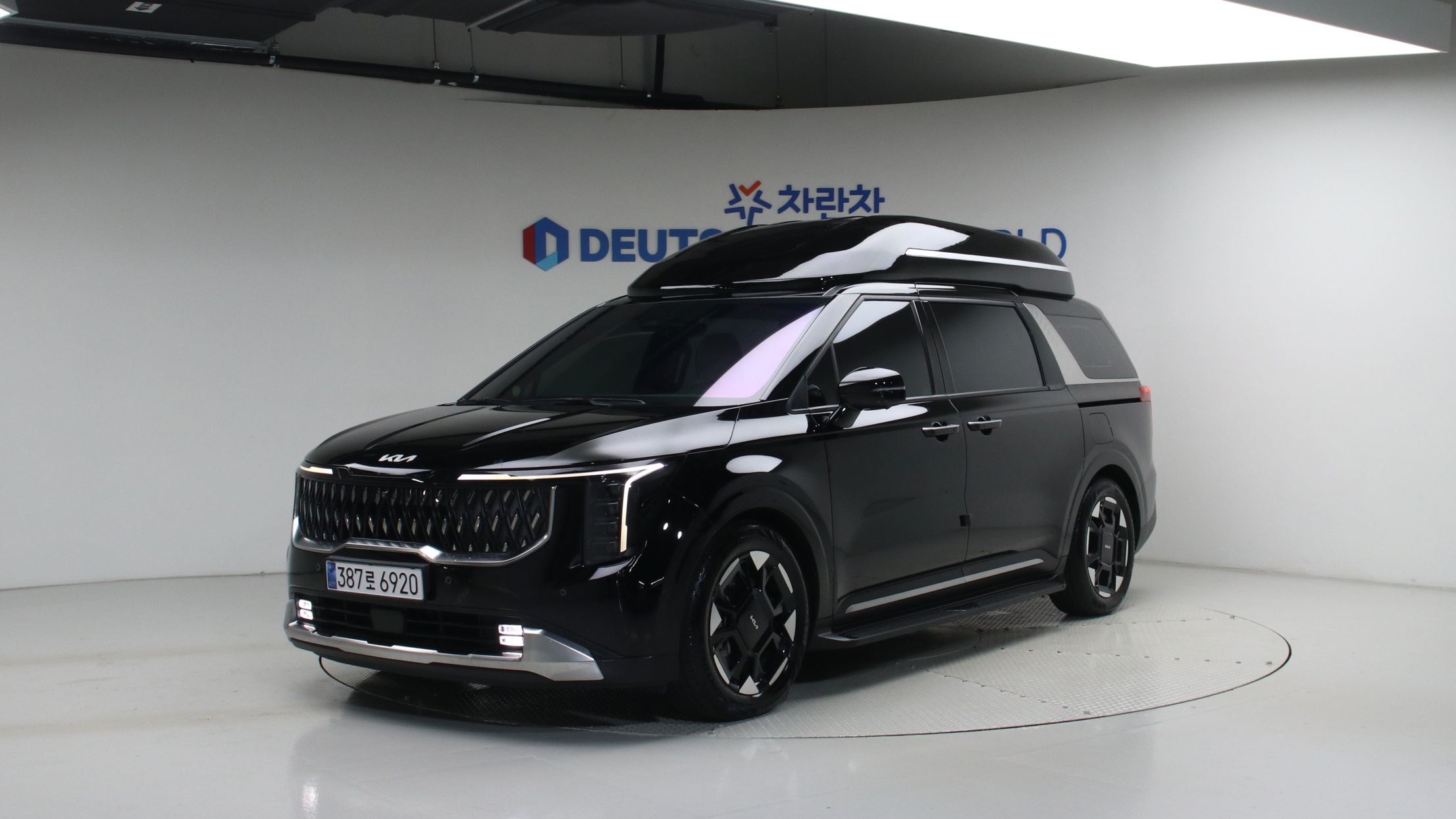 Kia Carnival — miniaturë 39