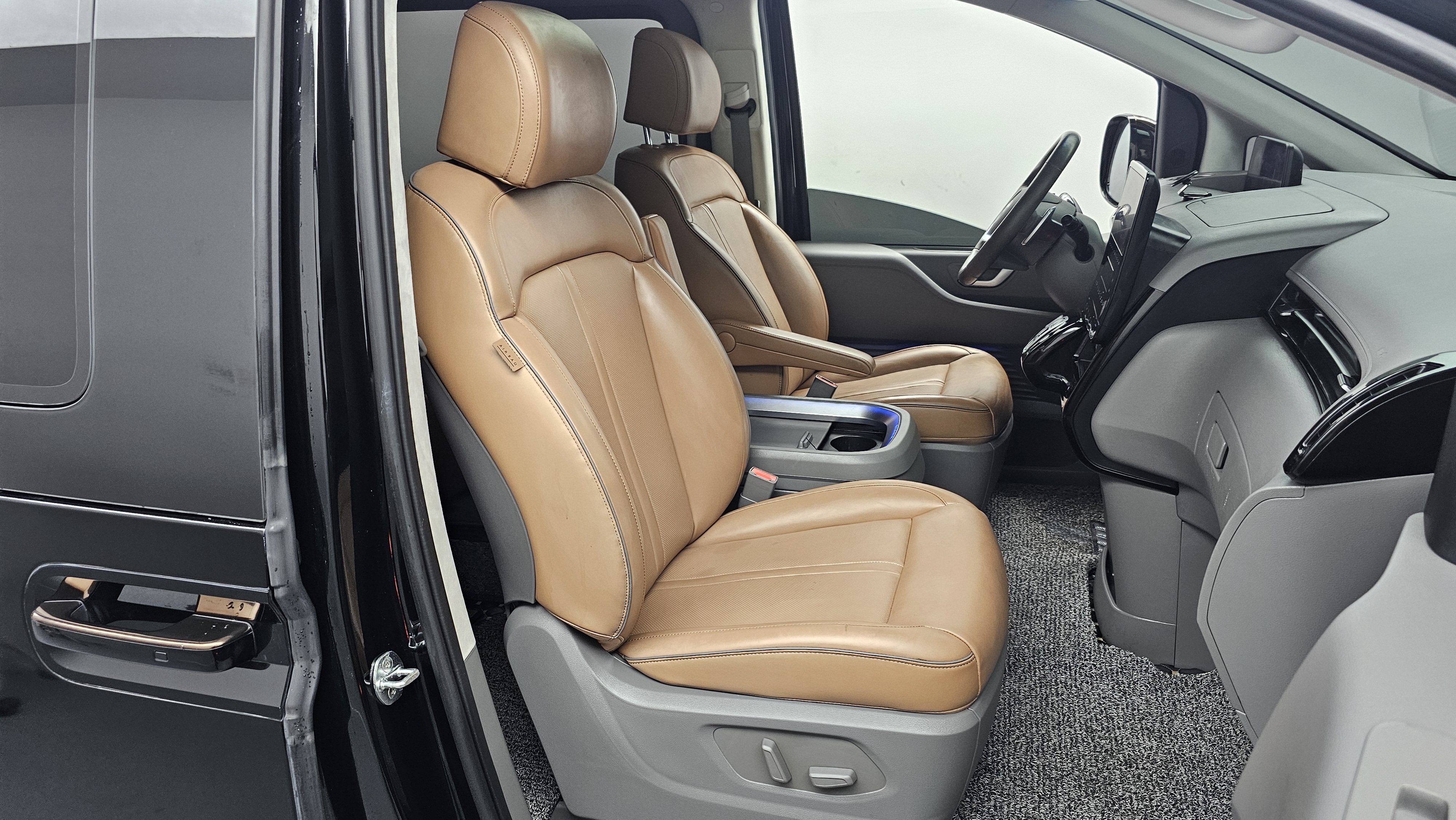 Hyundai Staria — miniaturë 10