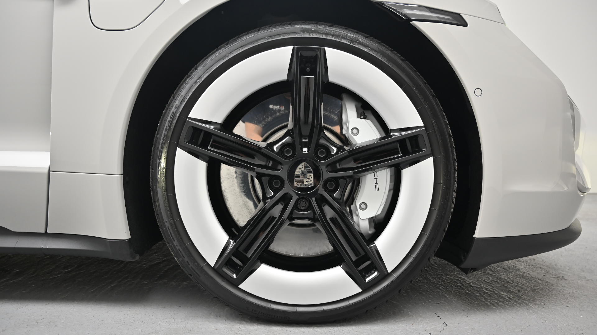 Porsche Taycan — miniaturë 5