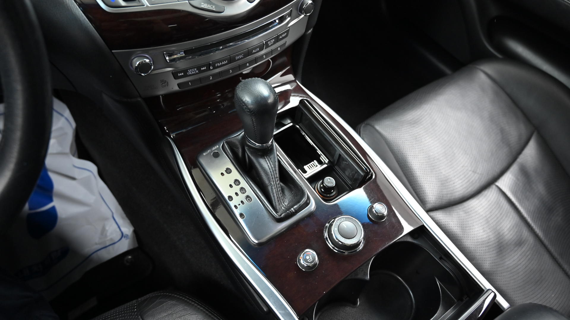Infiniti M37 3.7 Premium Y51