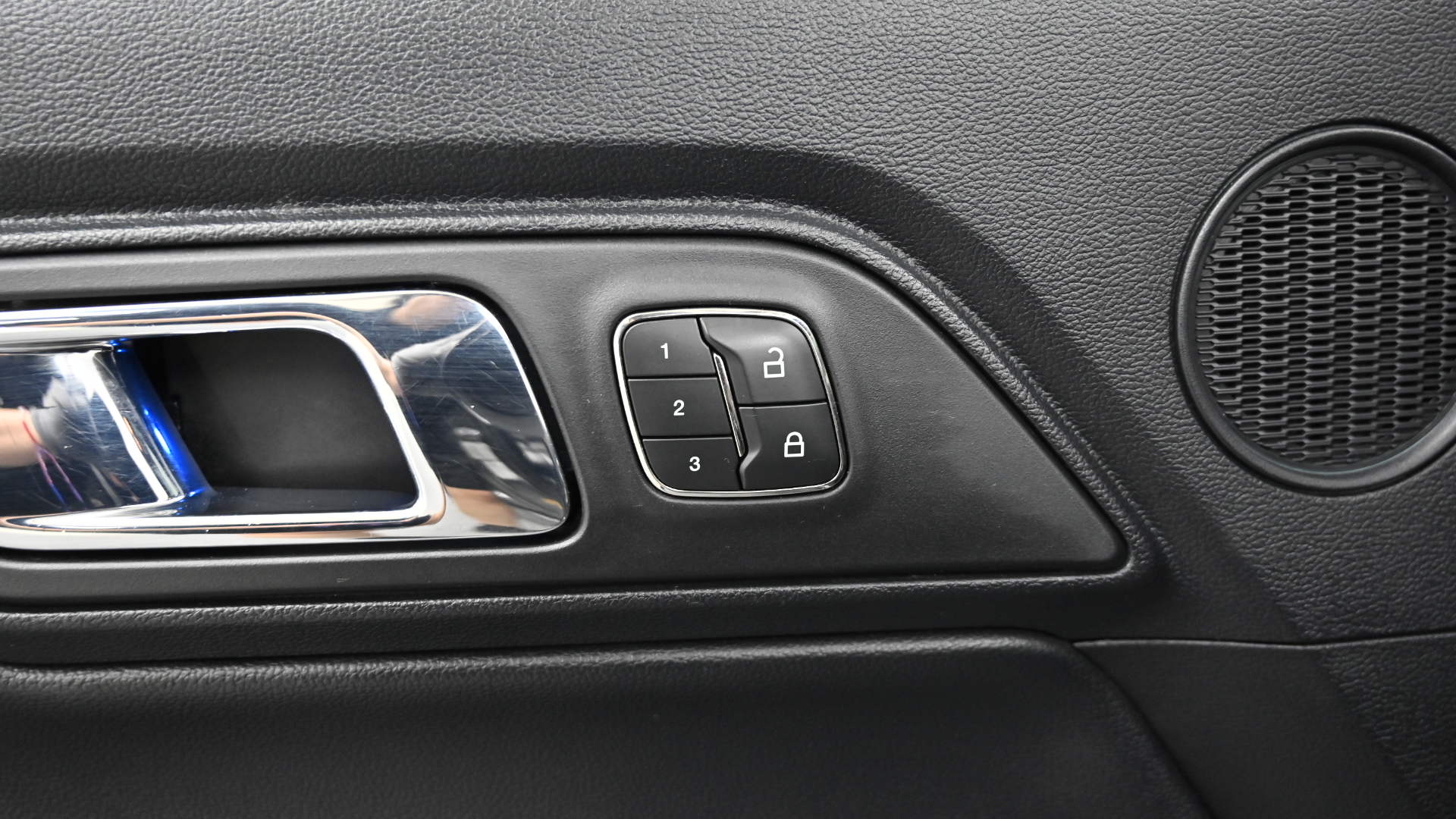 Ford Mustang — miniaturë 16
