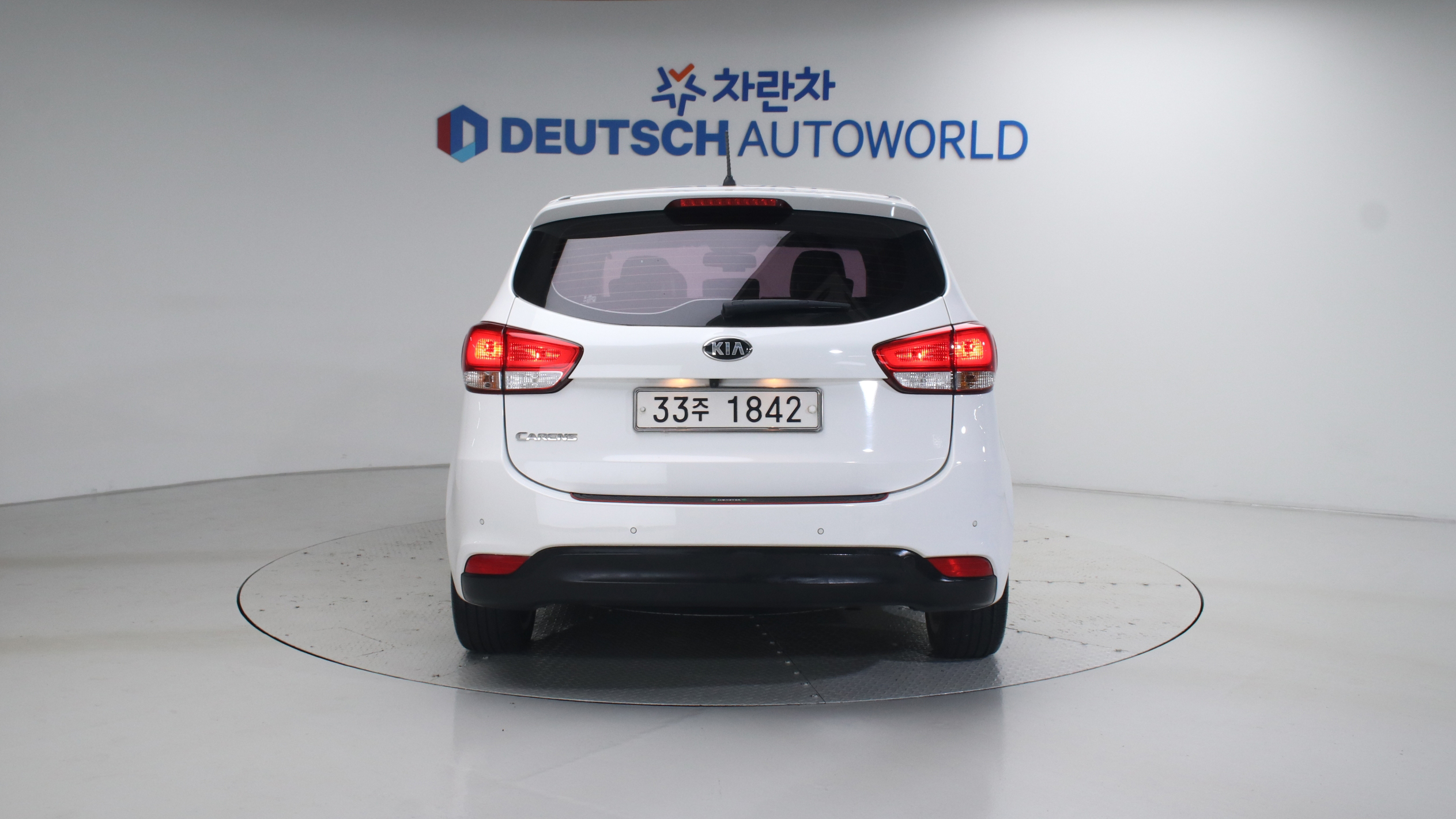 Kia All New Carens 2.0 LPi Trendy