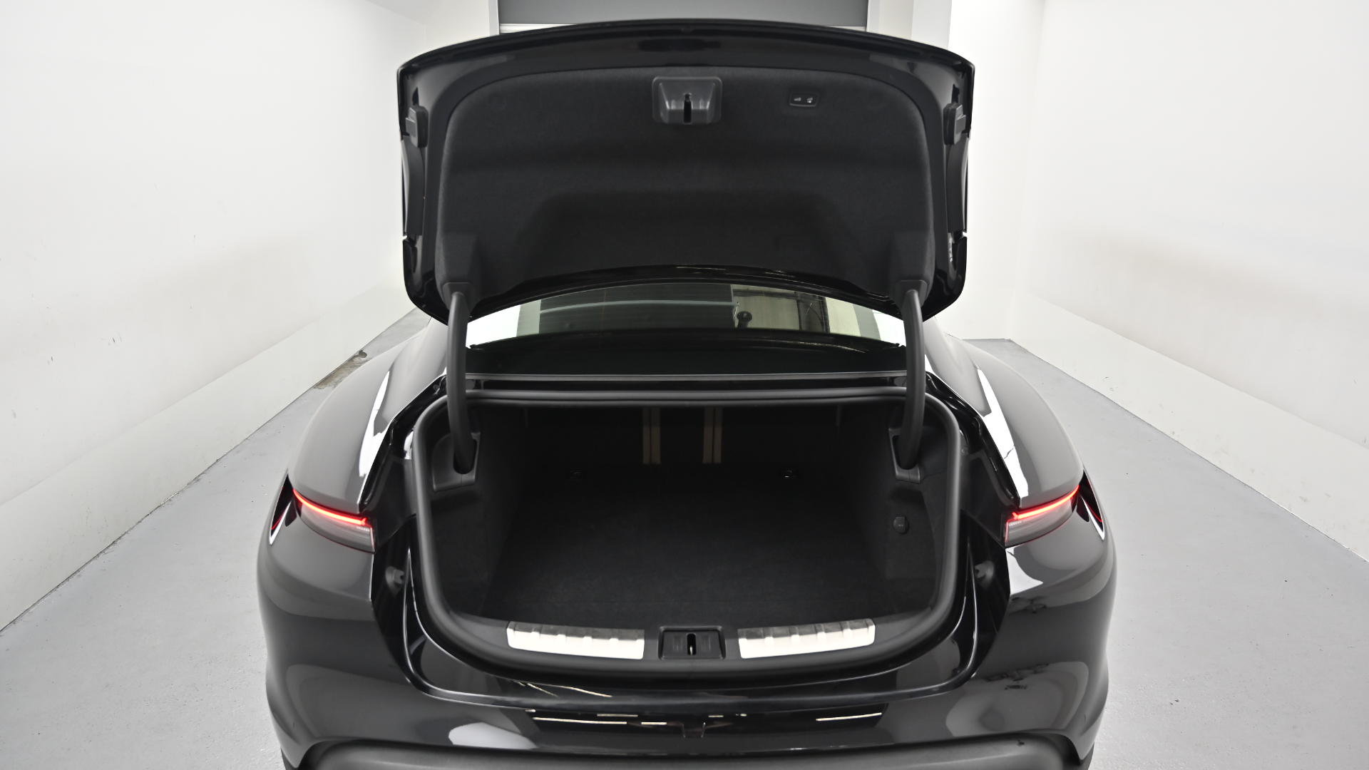 Porsche Taycan — miniaturë 19