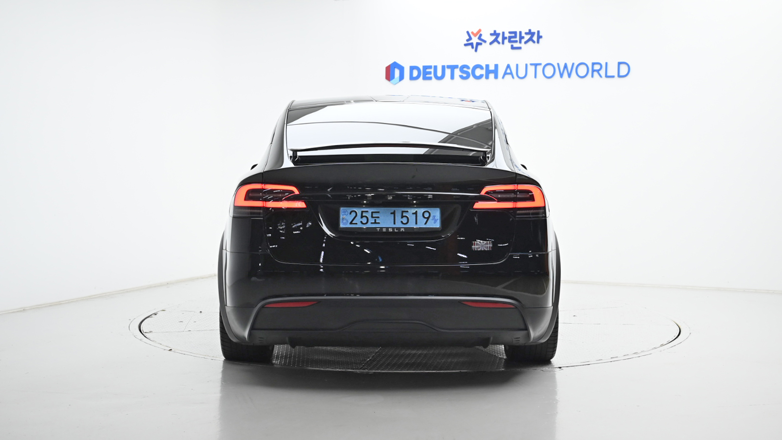 Tesla Model X — miniaturë 4