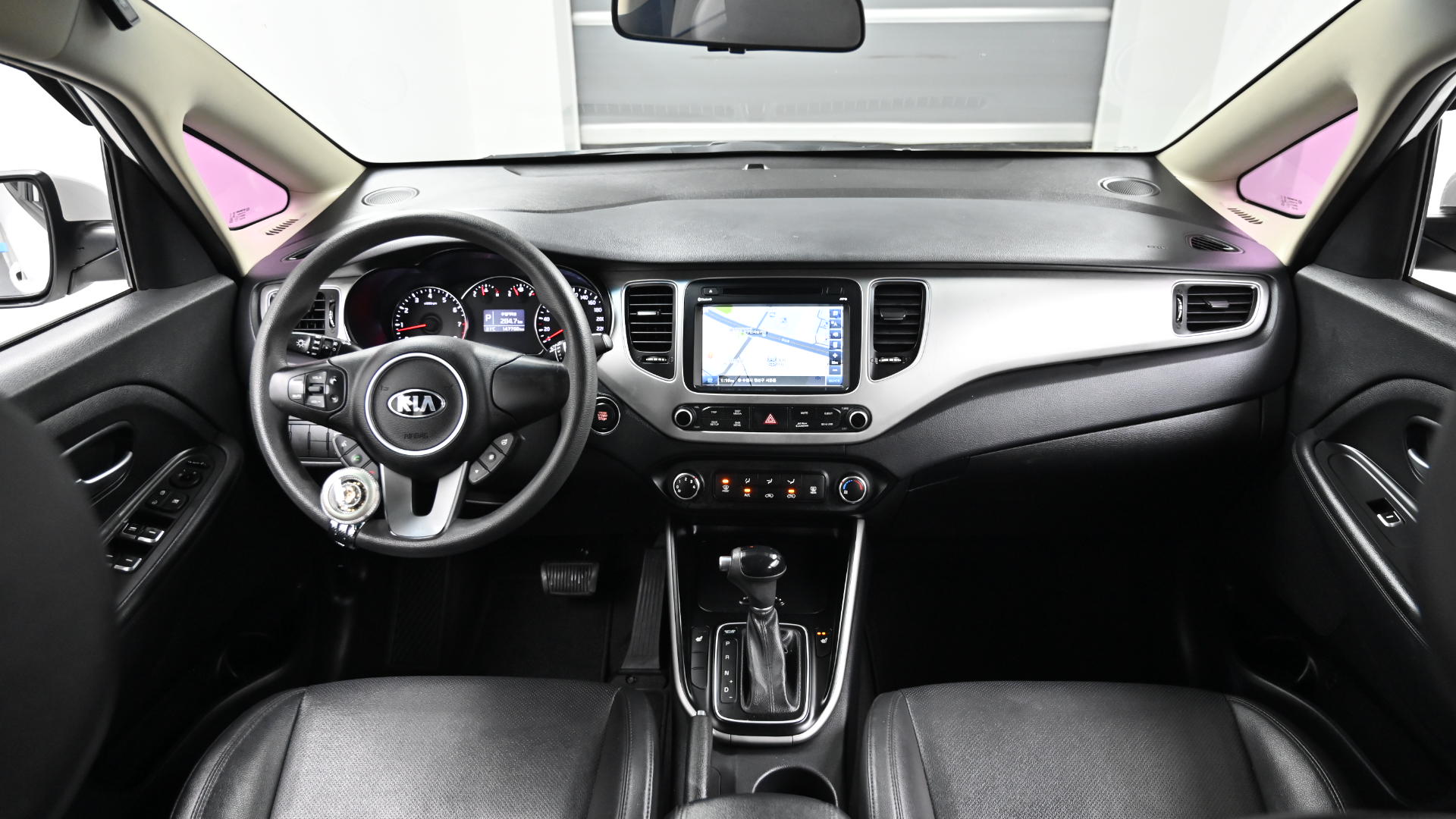 Kia All New Carens 2.0 LPi Trendy
