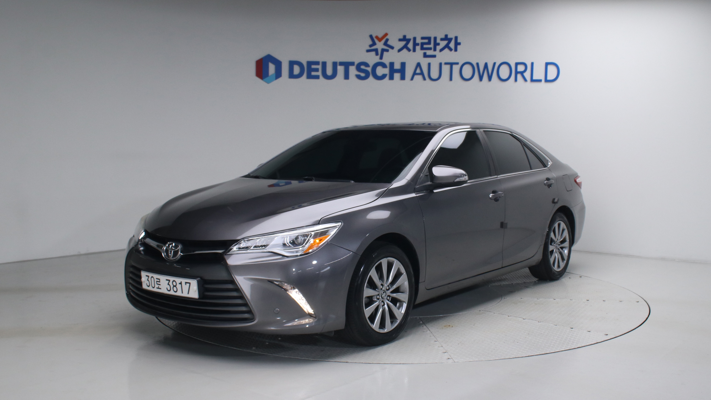 Toyota Camry 2.5 XLE — foto 1