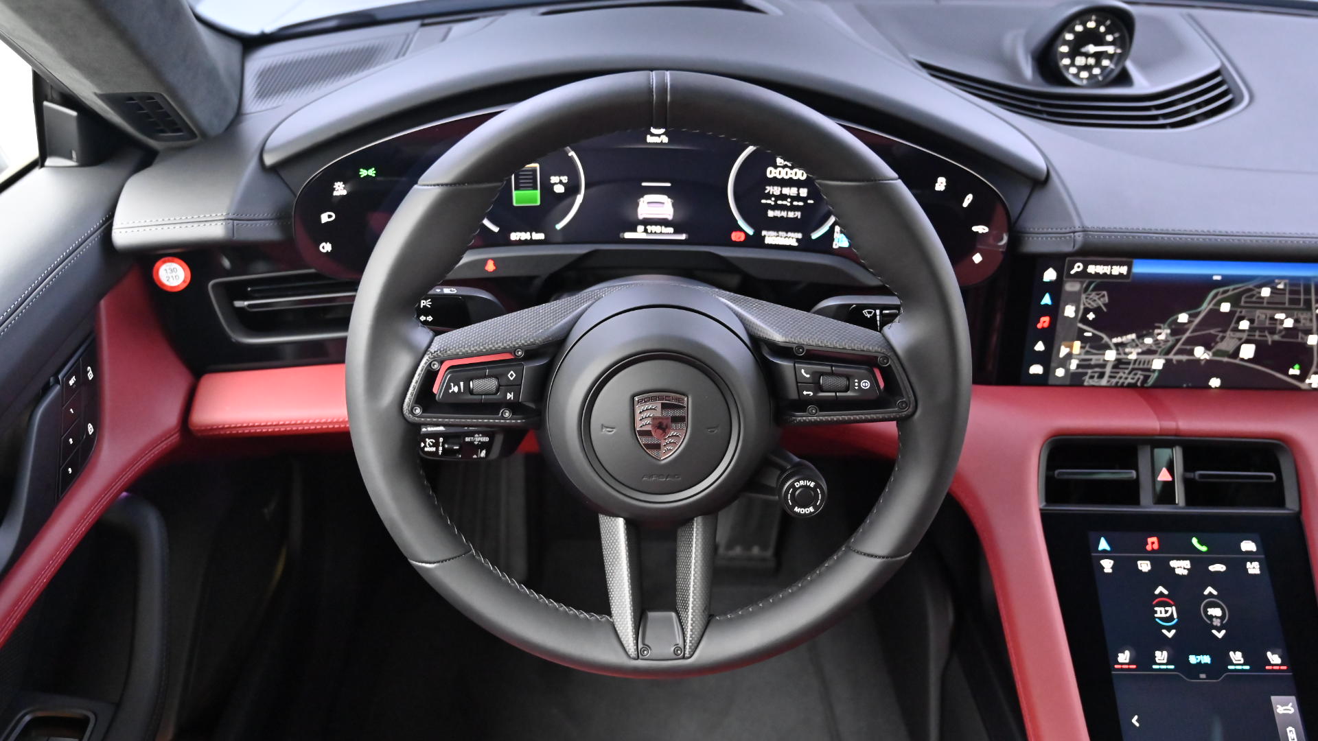 Porsche Taycan — miniaturë 13