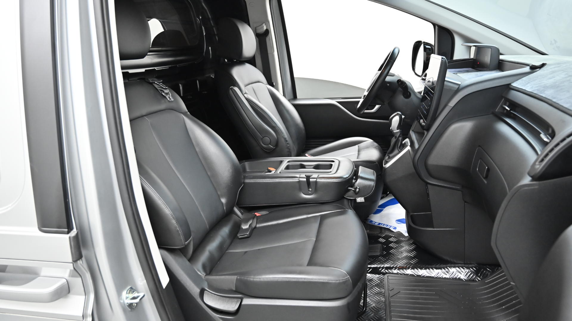 Hyundai Staria — miniaturë 10