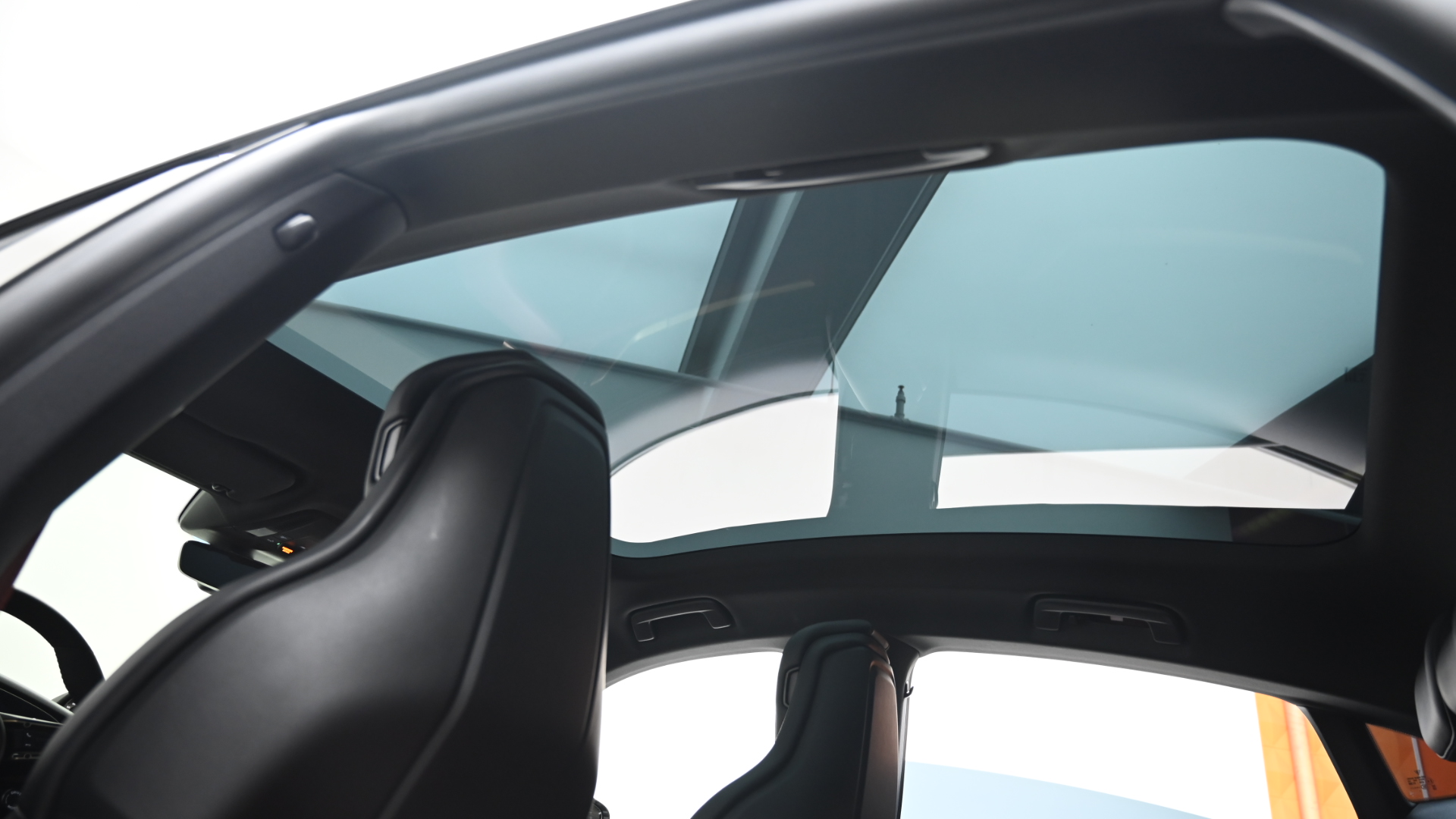 Porsche Taycan — miniaturë 19