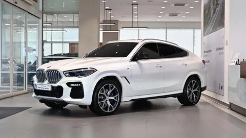 차량 이미지: BMW X6 (G06)