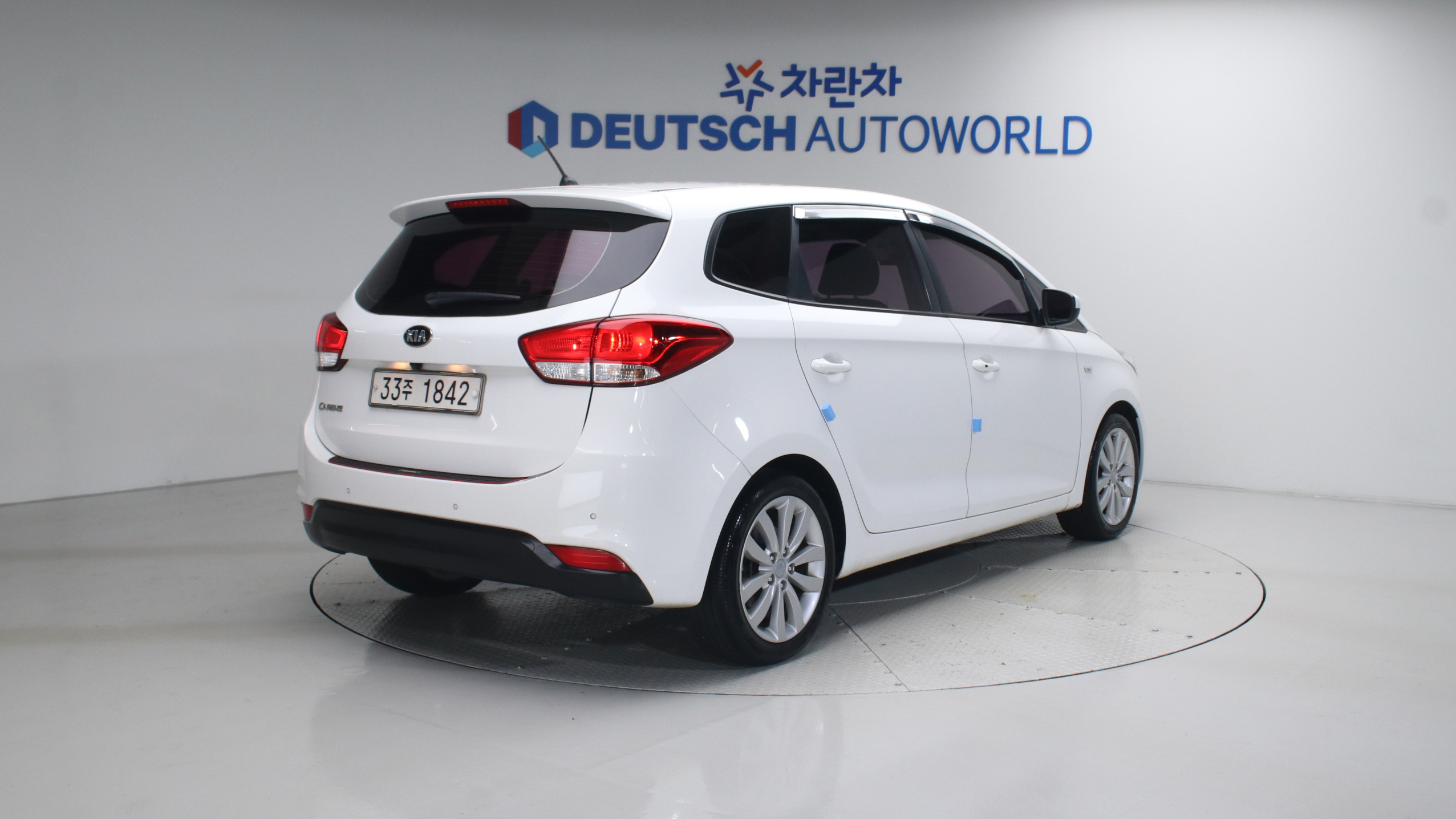 Kia All New Carens 2.0 LPi Trendy