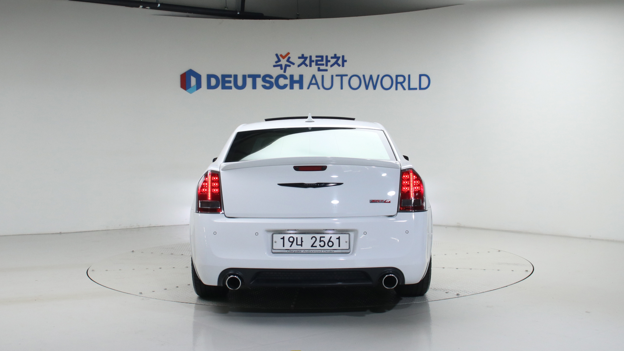 Chrysler 300C 2nd Generation 6.4 SRT8