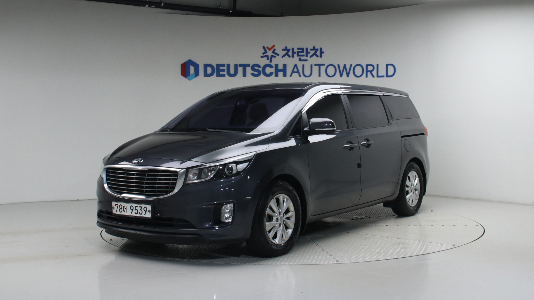Kia Carnival 11인승 디럭스 — foto 1