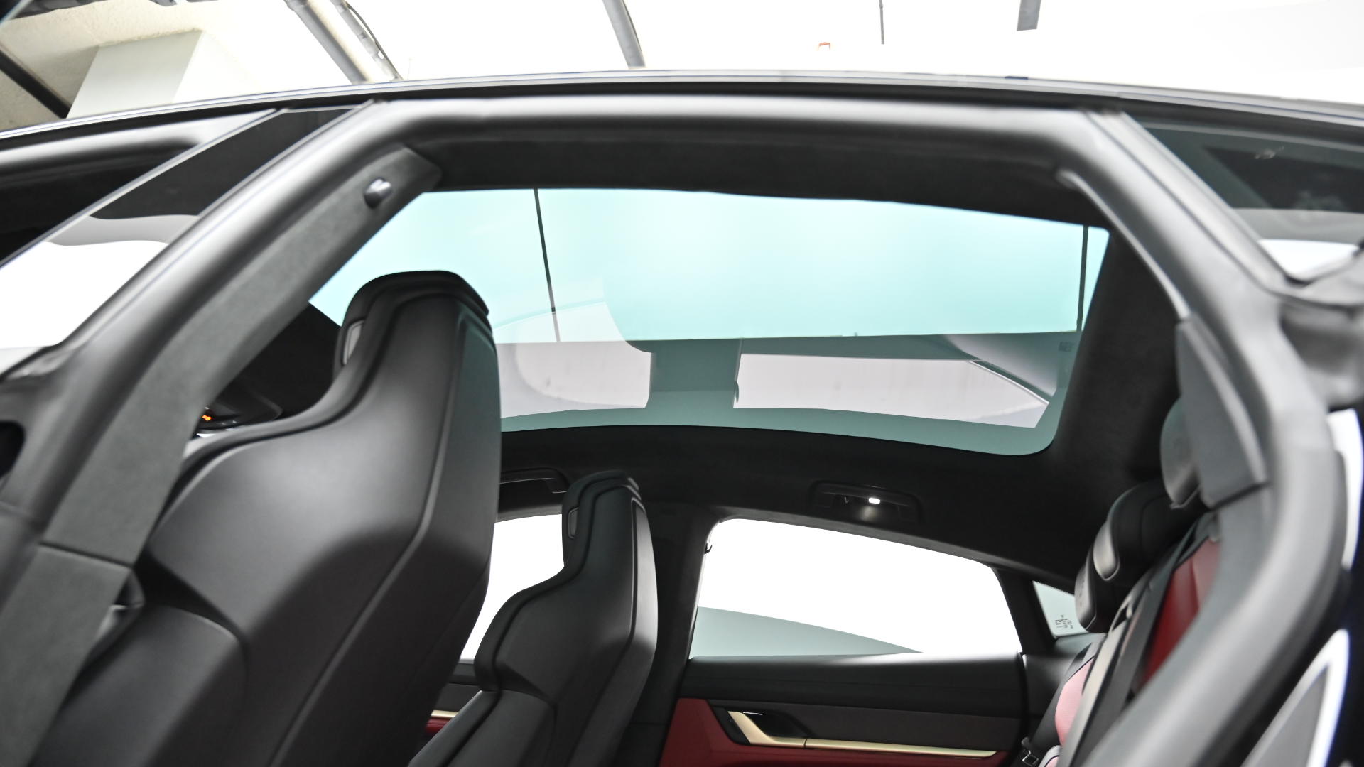 Porsche Taycan — miniaturë 19
