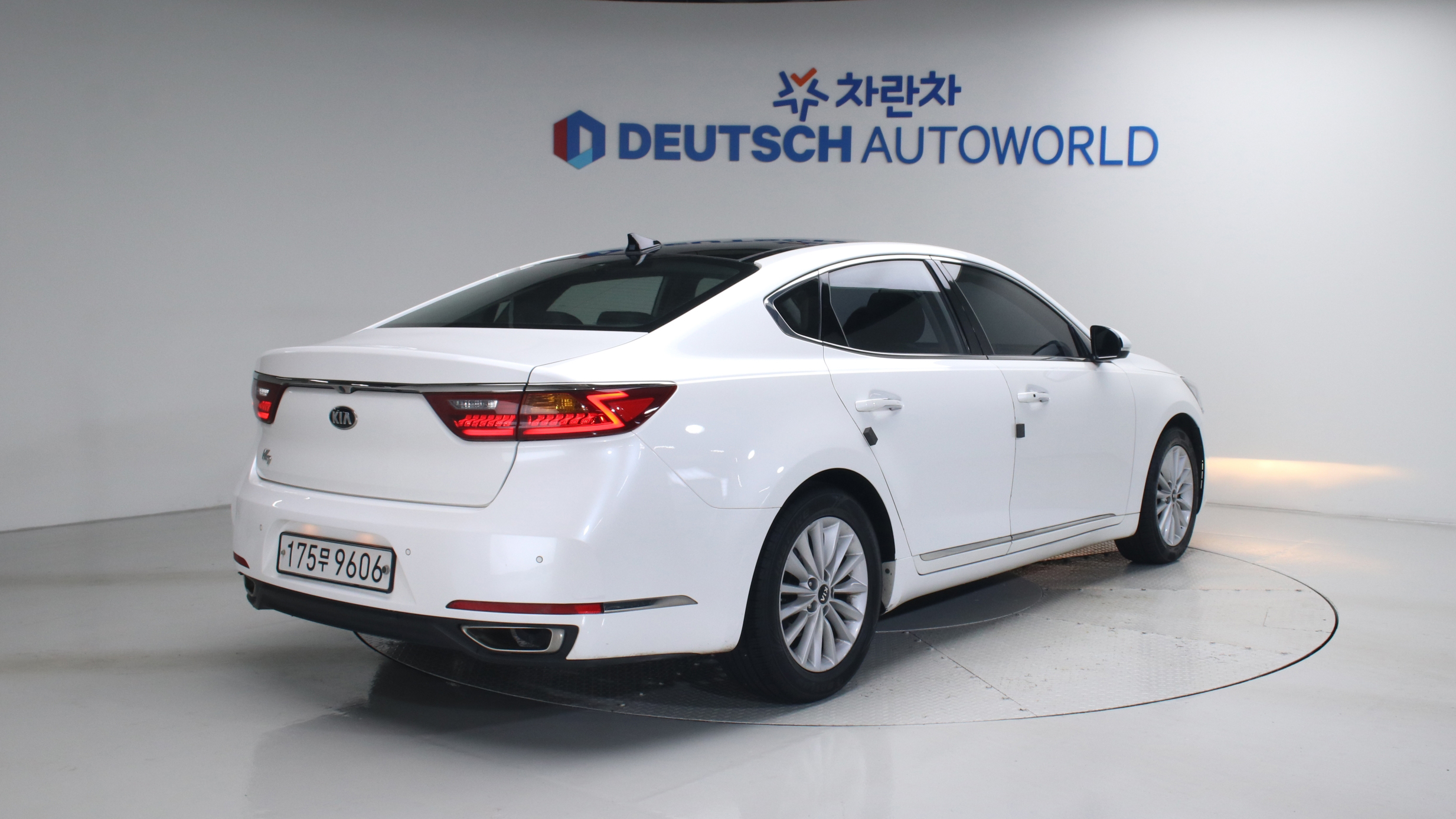 Kia K7 — miniaturë 2