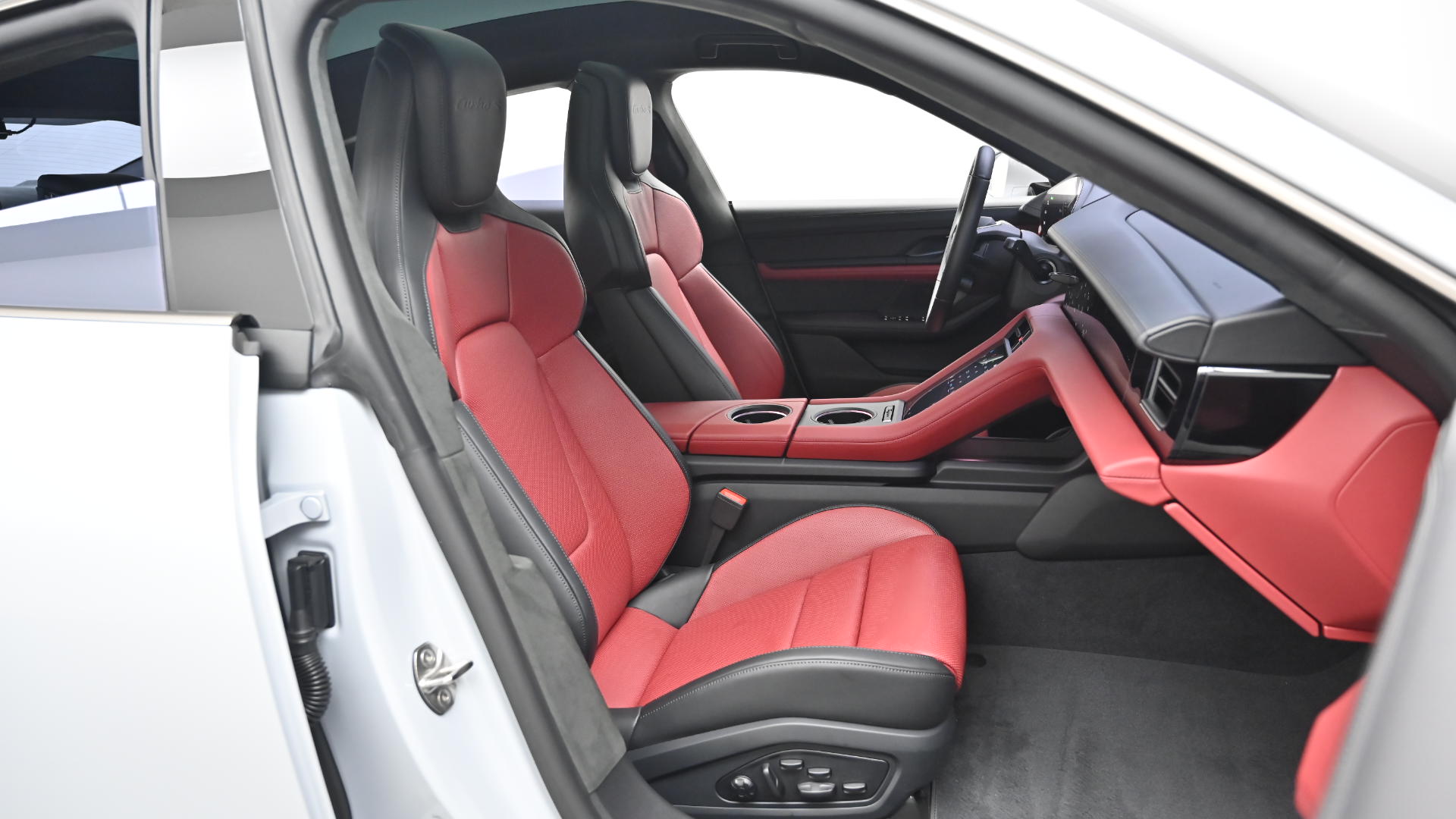 Porsche Taycan — miniaturë 10