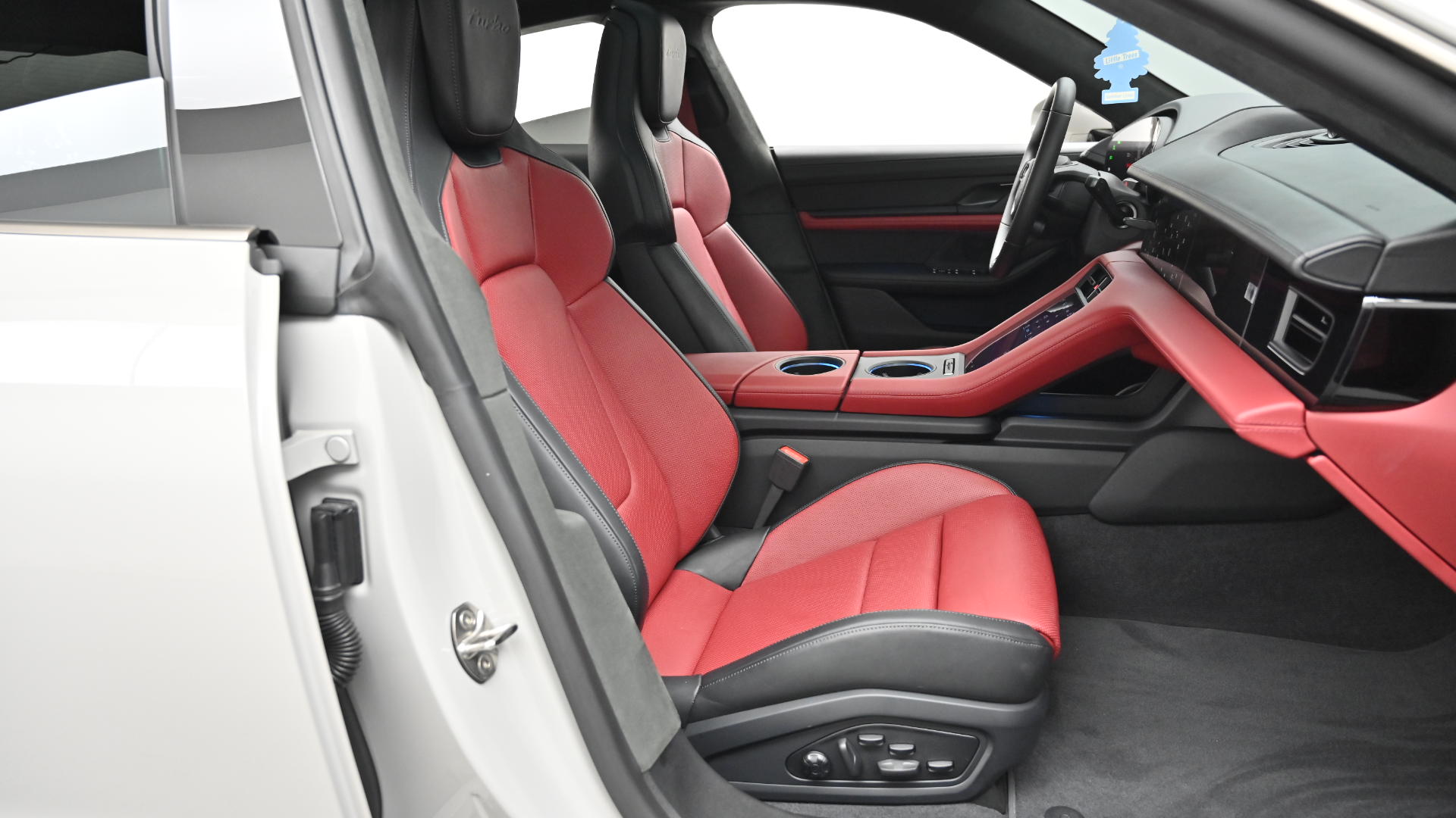 Porsche Taycan — miniaturë 10