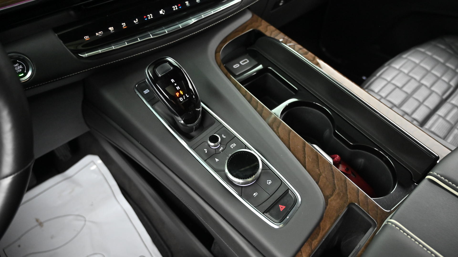 Cadillac Escalade — miniaturë 9