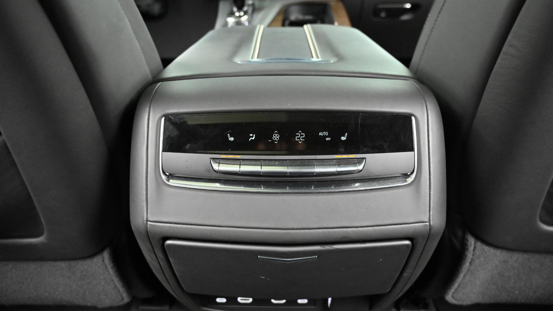 Cadillac Escalade — miniaturë 16