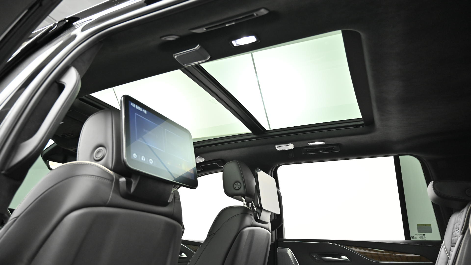 Cadillac Escalade — miniaturë 18