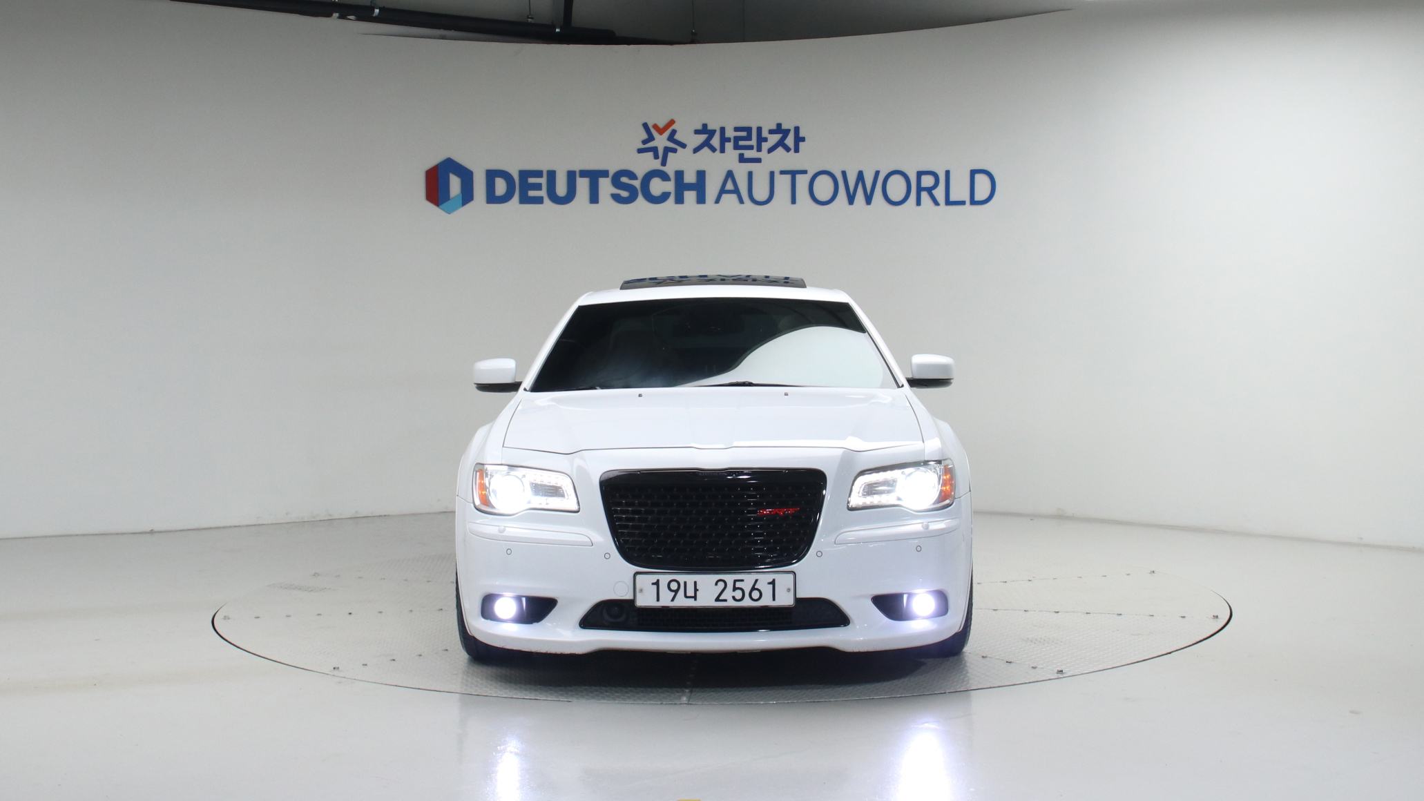 Chrysler 300C 2nd Generation 6.4 SRT8