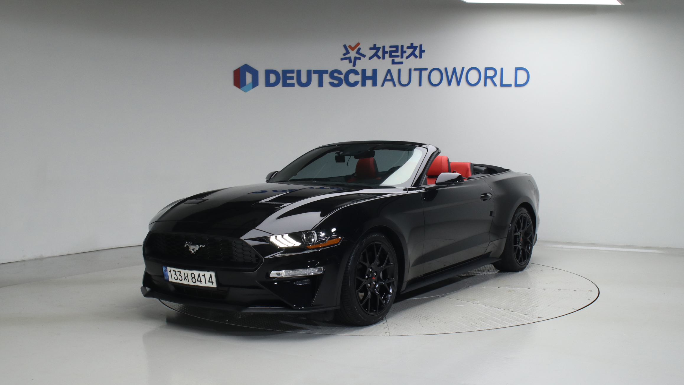 Ford Mustang 컨버터블 — foto 1