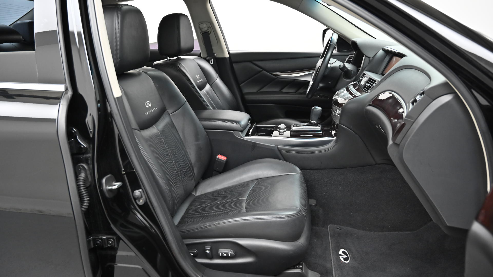 Infiniti M37 3.7 Premium Y51