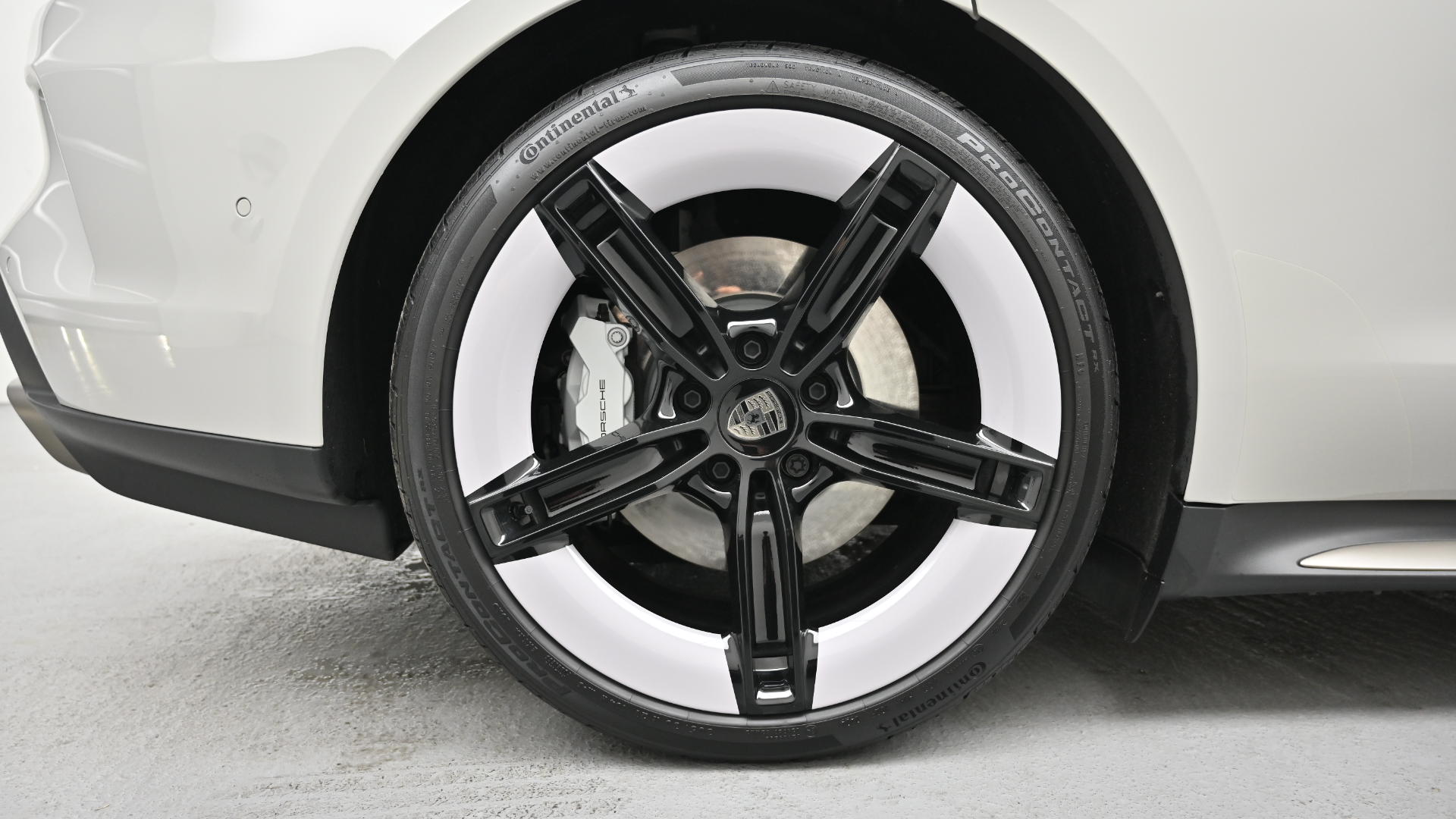 Porsche Taycan — miniaturë 5