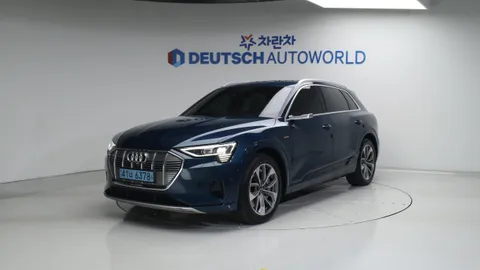 차량 이미지: 아우디 e-트론 95kWh 55 콰트로 