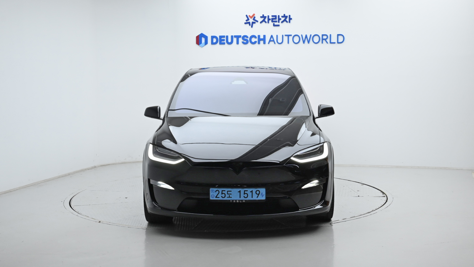 Tesla Model X — miniaturë 3