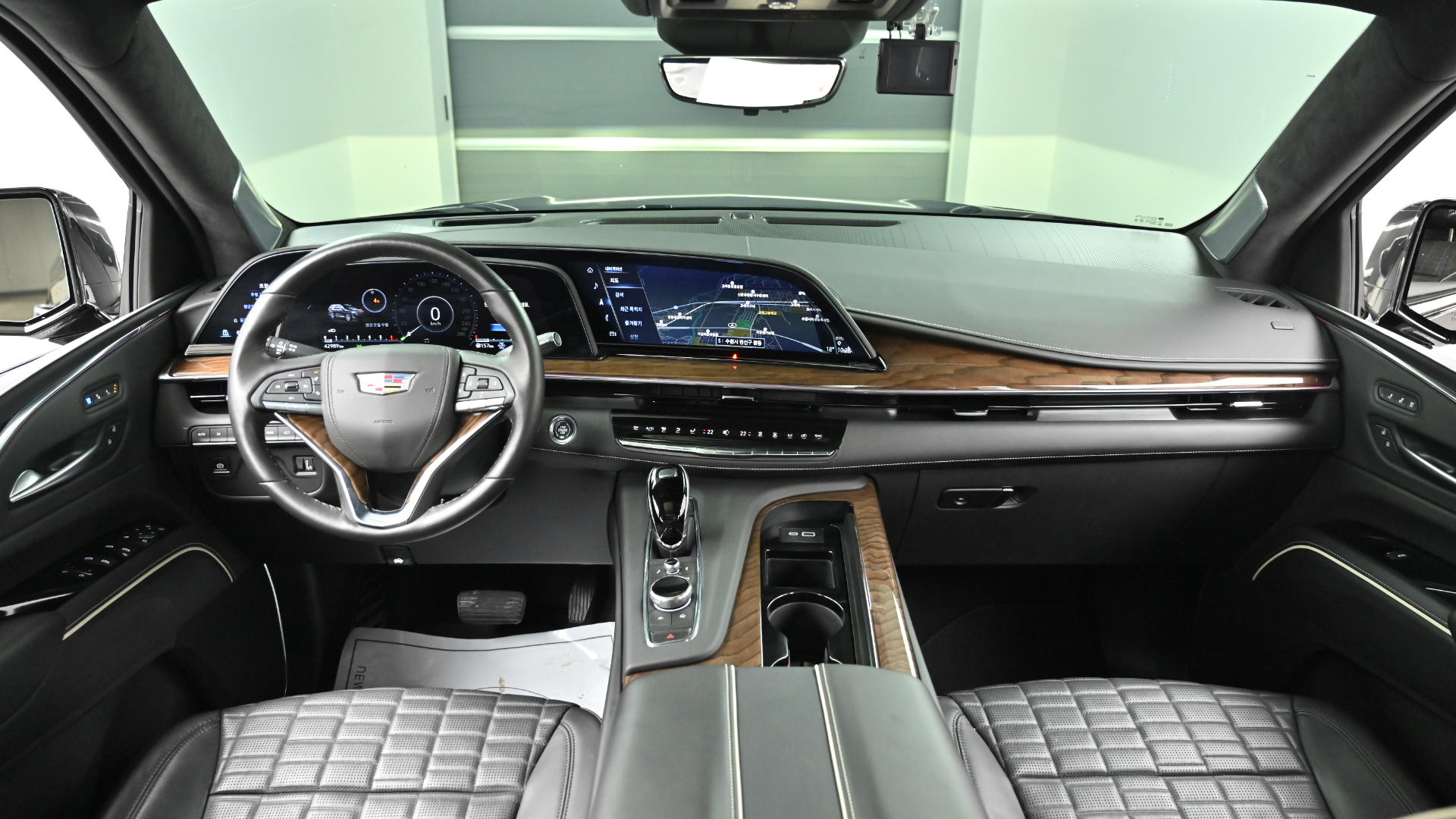 Cadillac Escalade — miniaturë 7