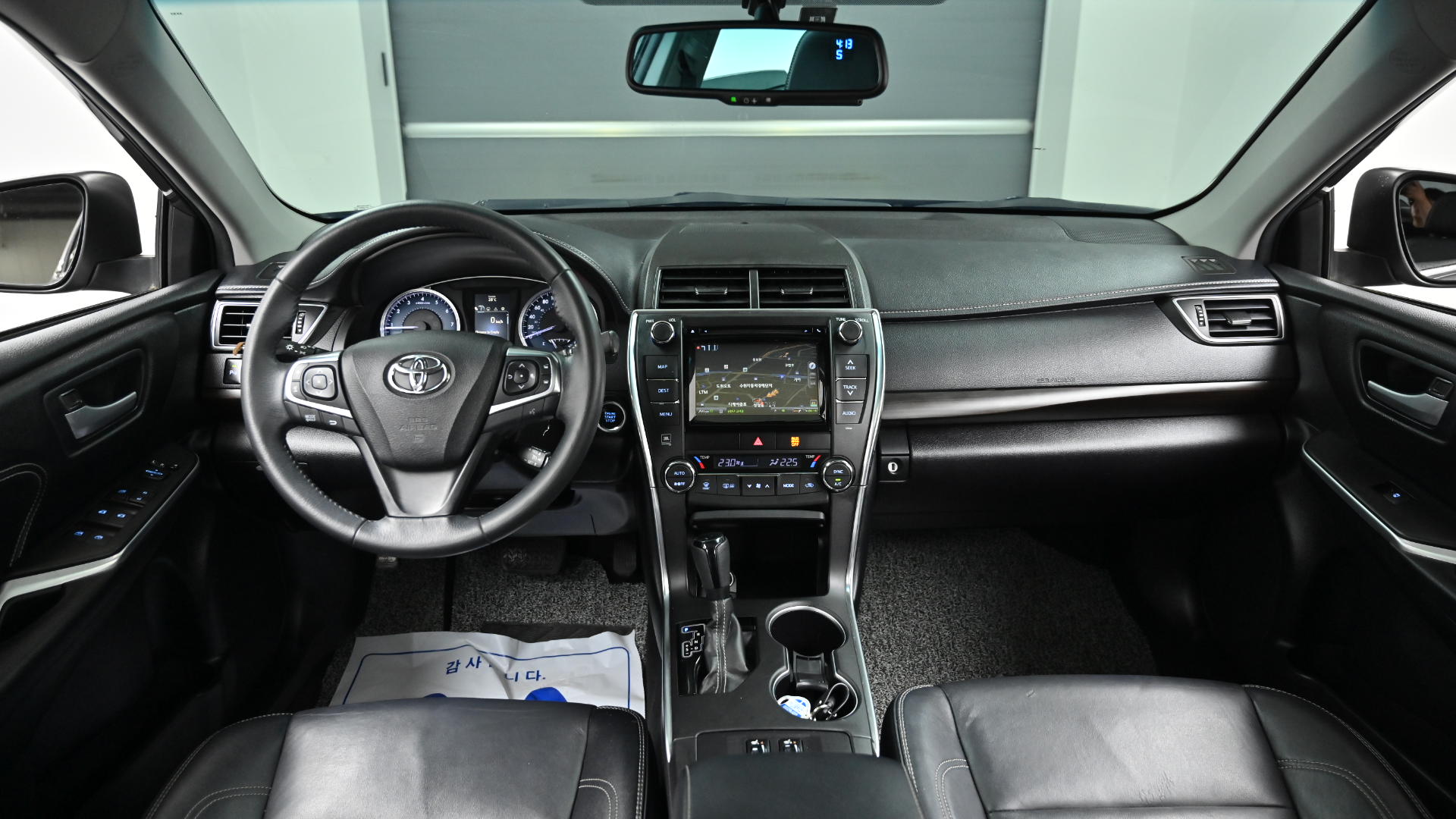 Toyota Camry — miniaturë 7