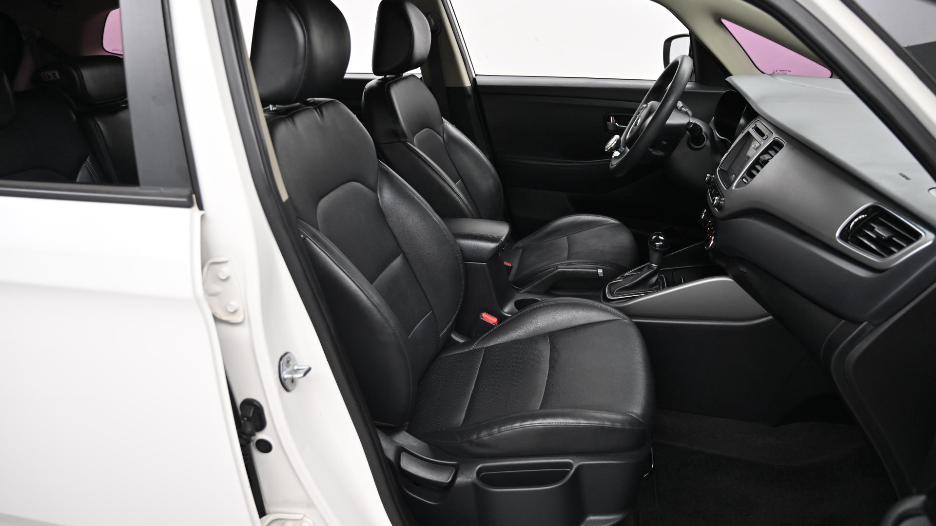 Kia All New Carens 2.0 LPi Trendy