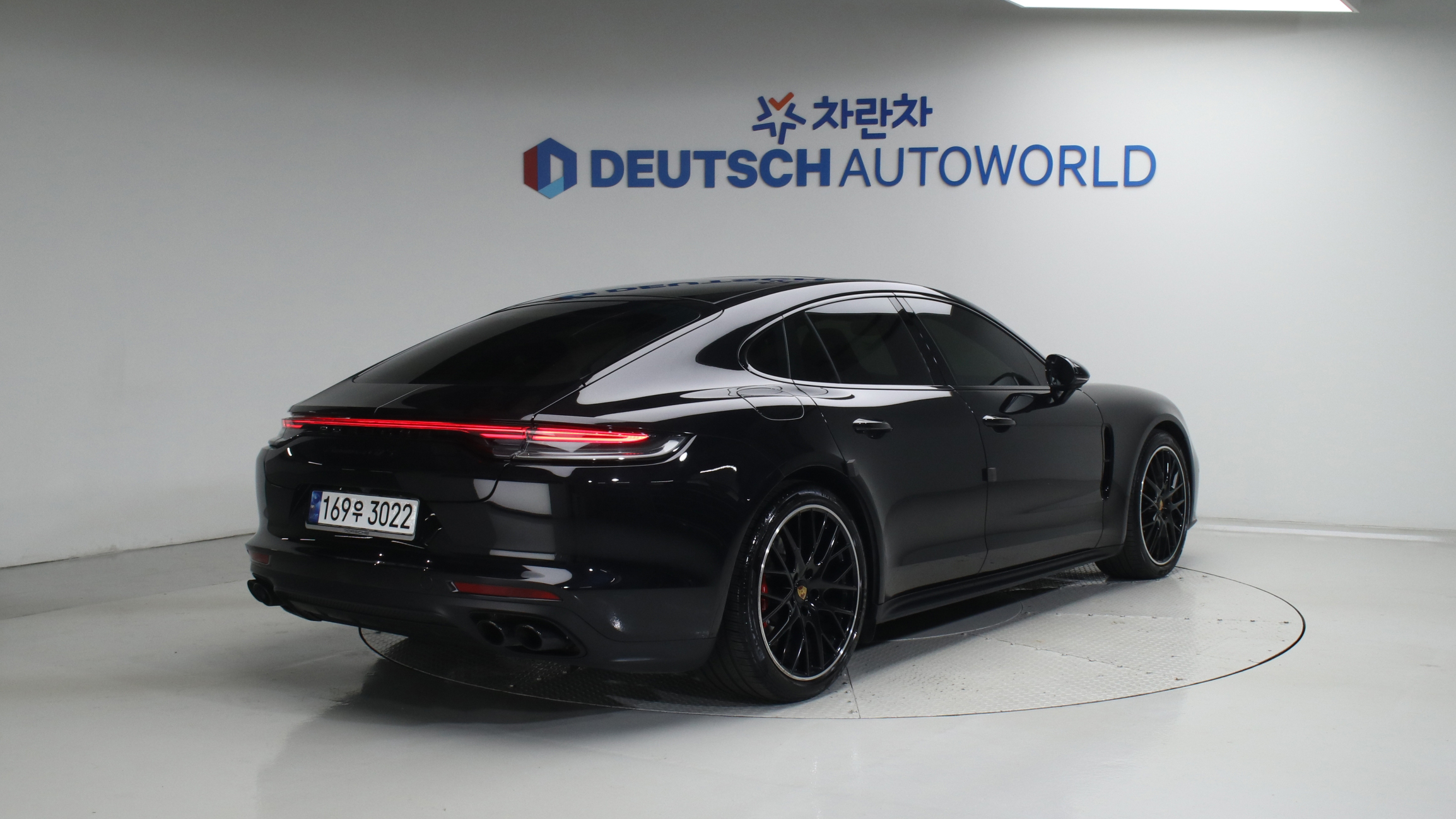 Porsche Panamera — miniaturë 2