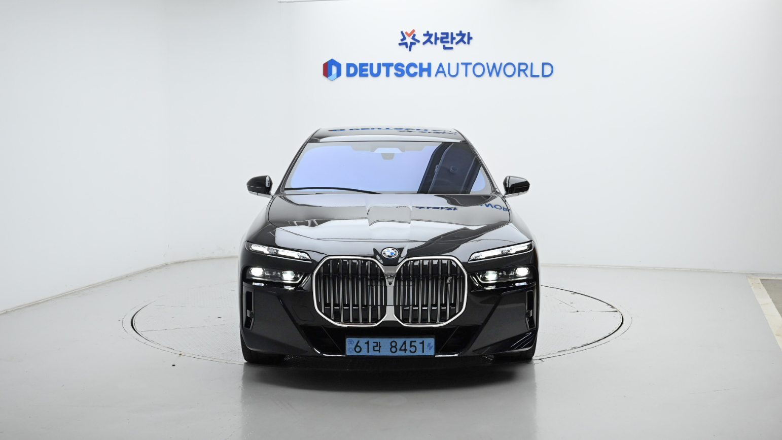 BMW i7 — miniaturë 3