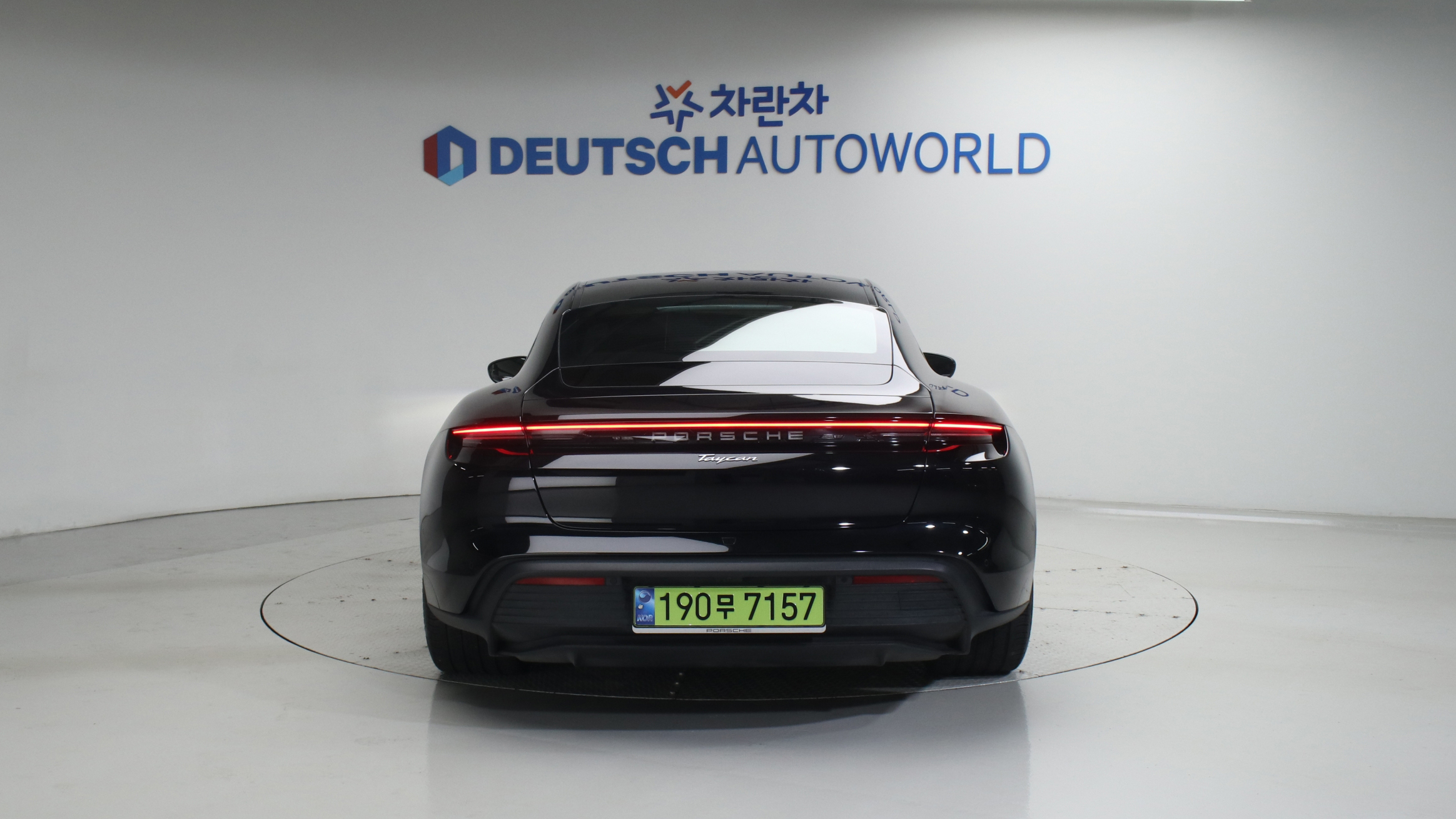 Porsche Taycan — miniaturë 4