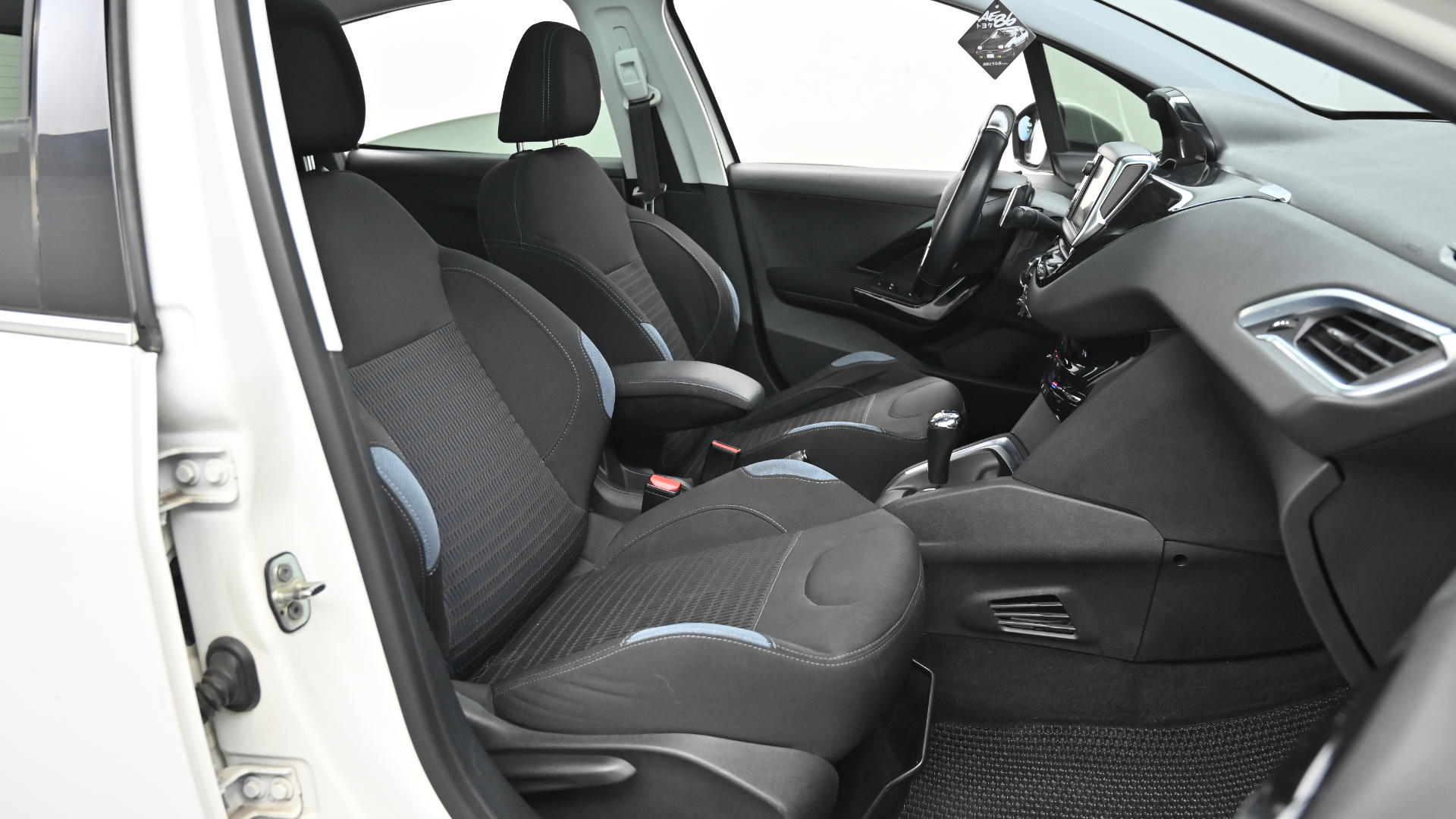 Peugeot 208 1.6 E-HDi Eco 5-door